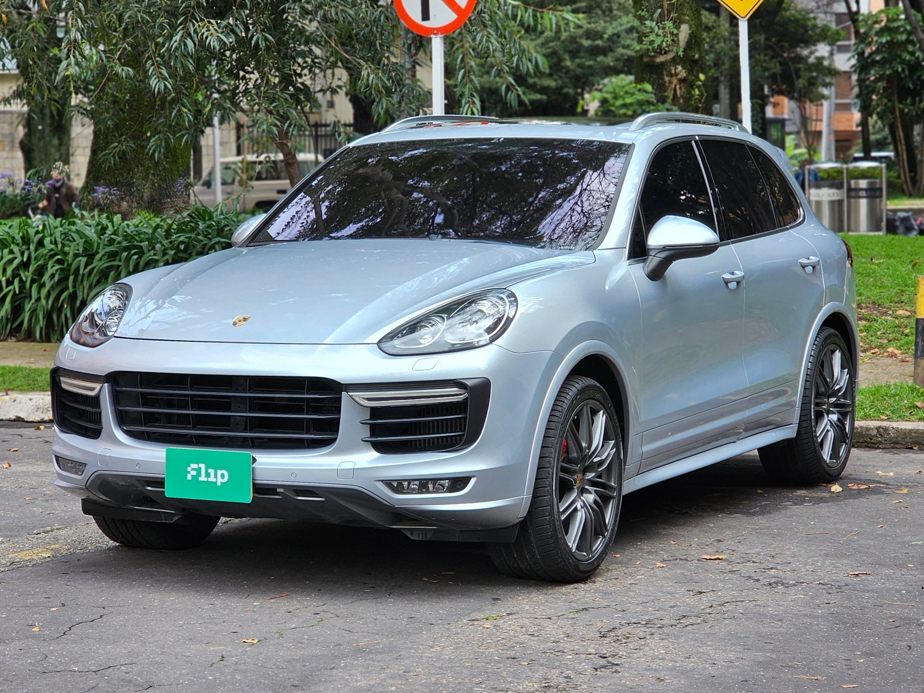 Porsche Cayenne GTS 2016