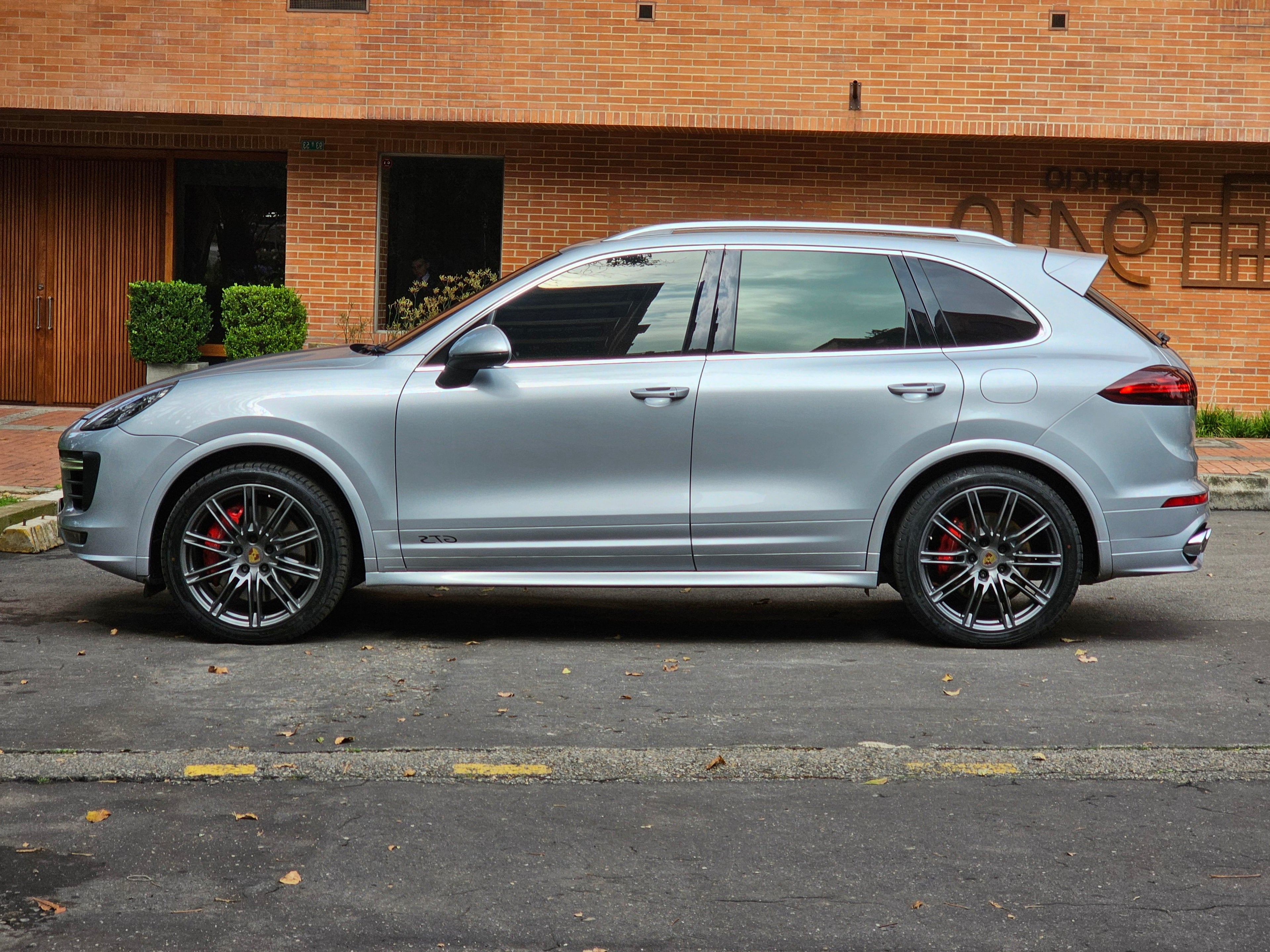 Porsche Cayenne GTS 2016