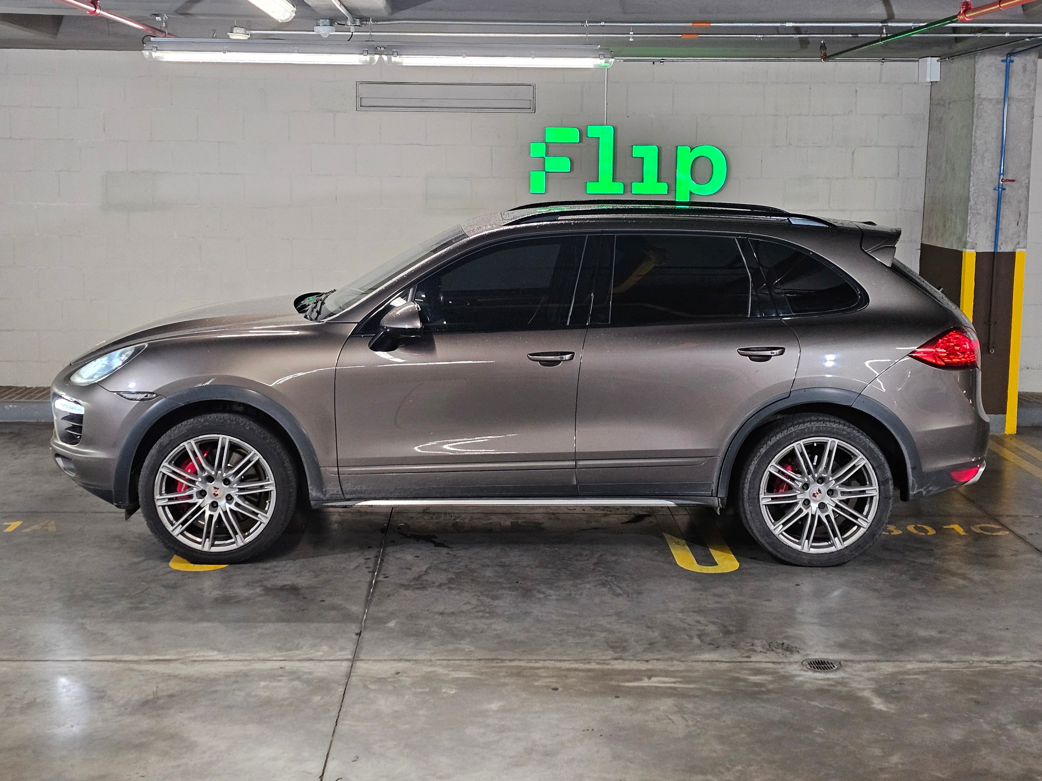 Porsche Cayenne Turbo S 2014
