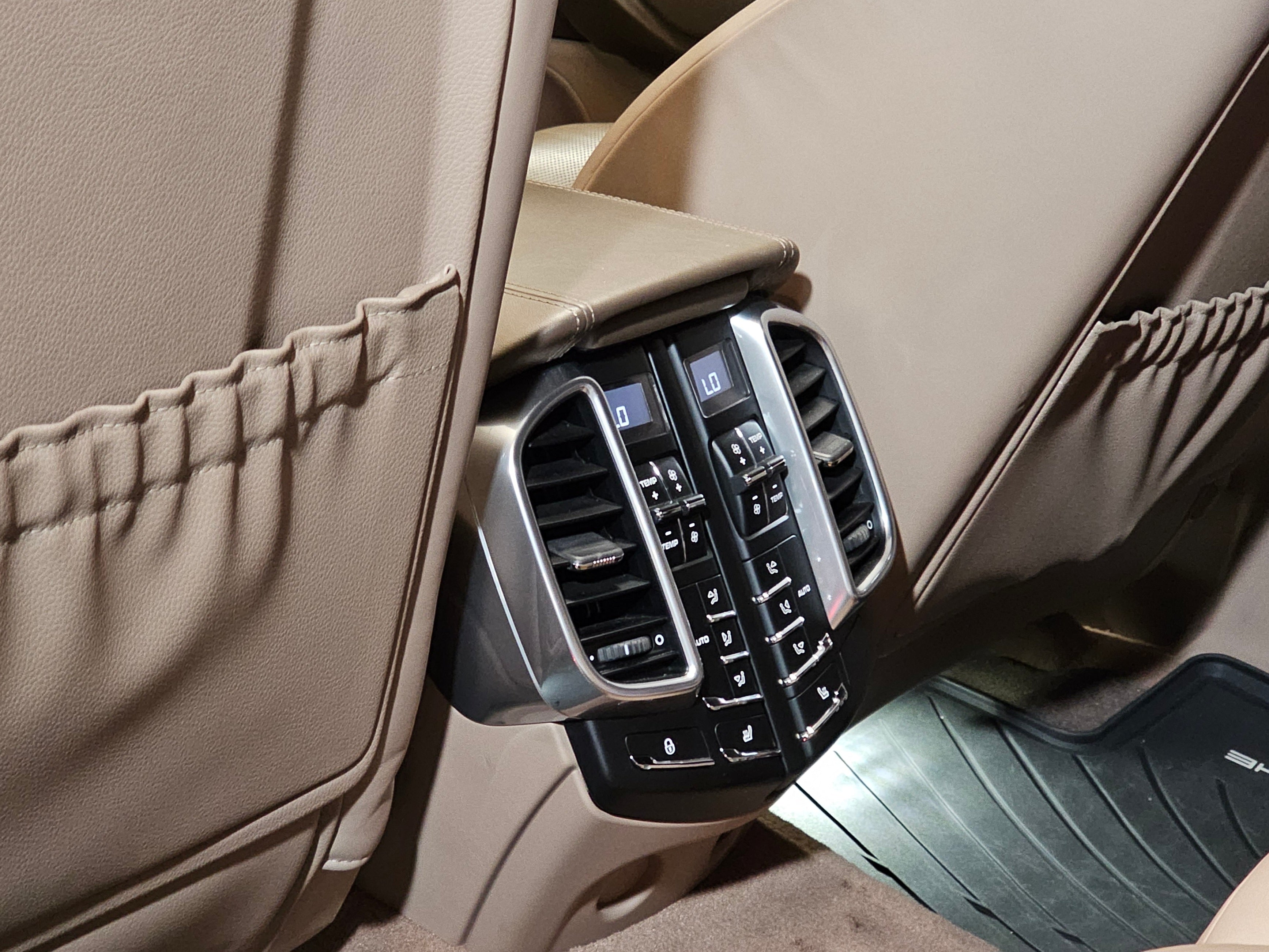 Porsche Cayenne Turbo S 2014