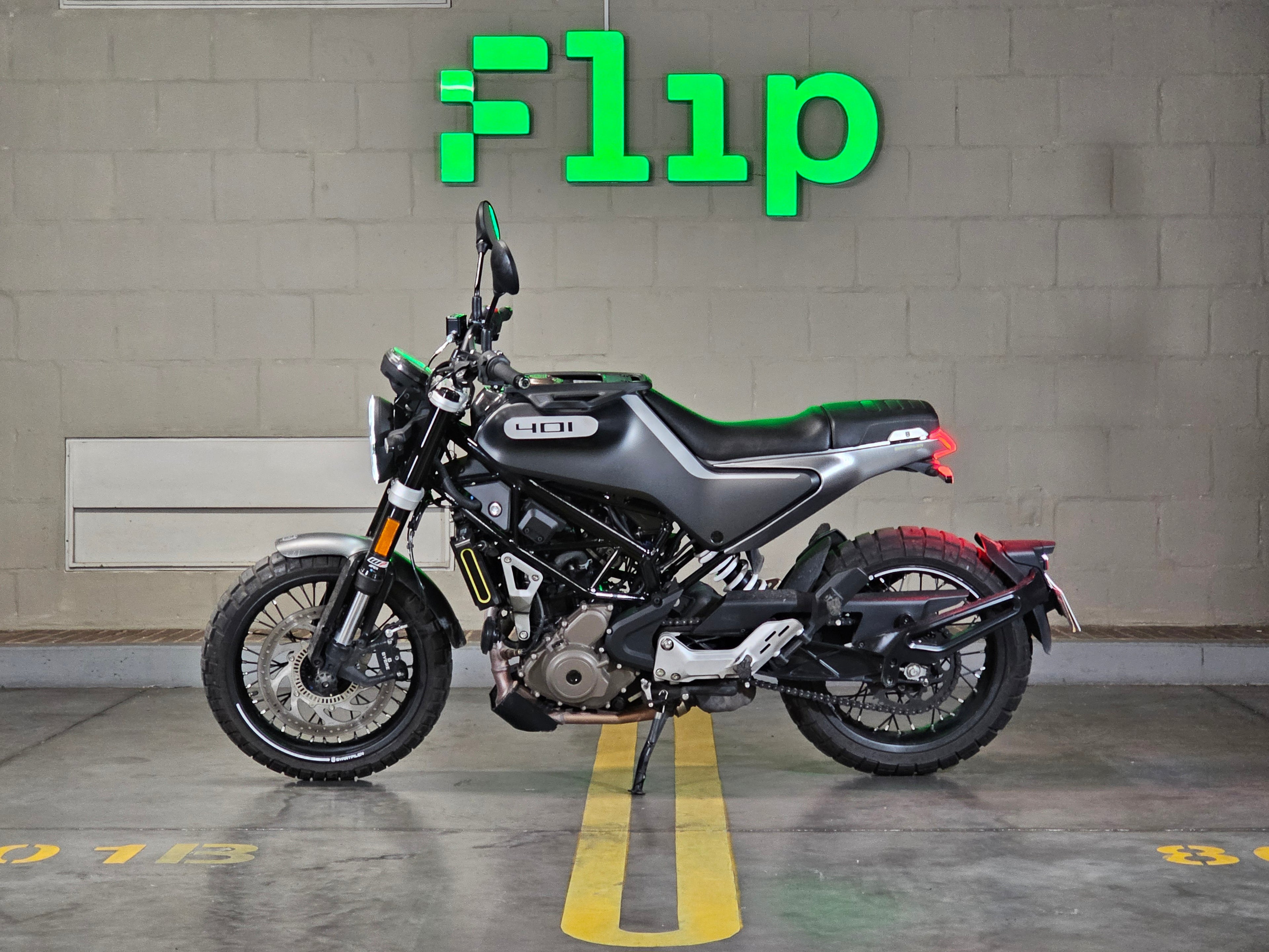 Husqvarna Svartpilen 401 2023