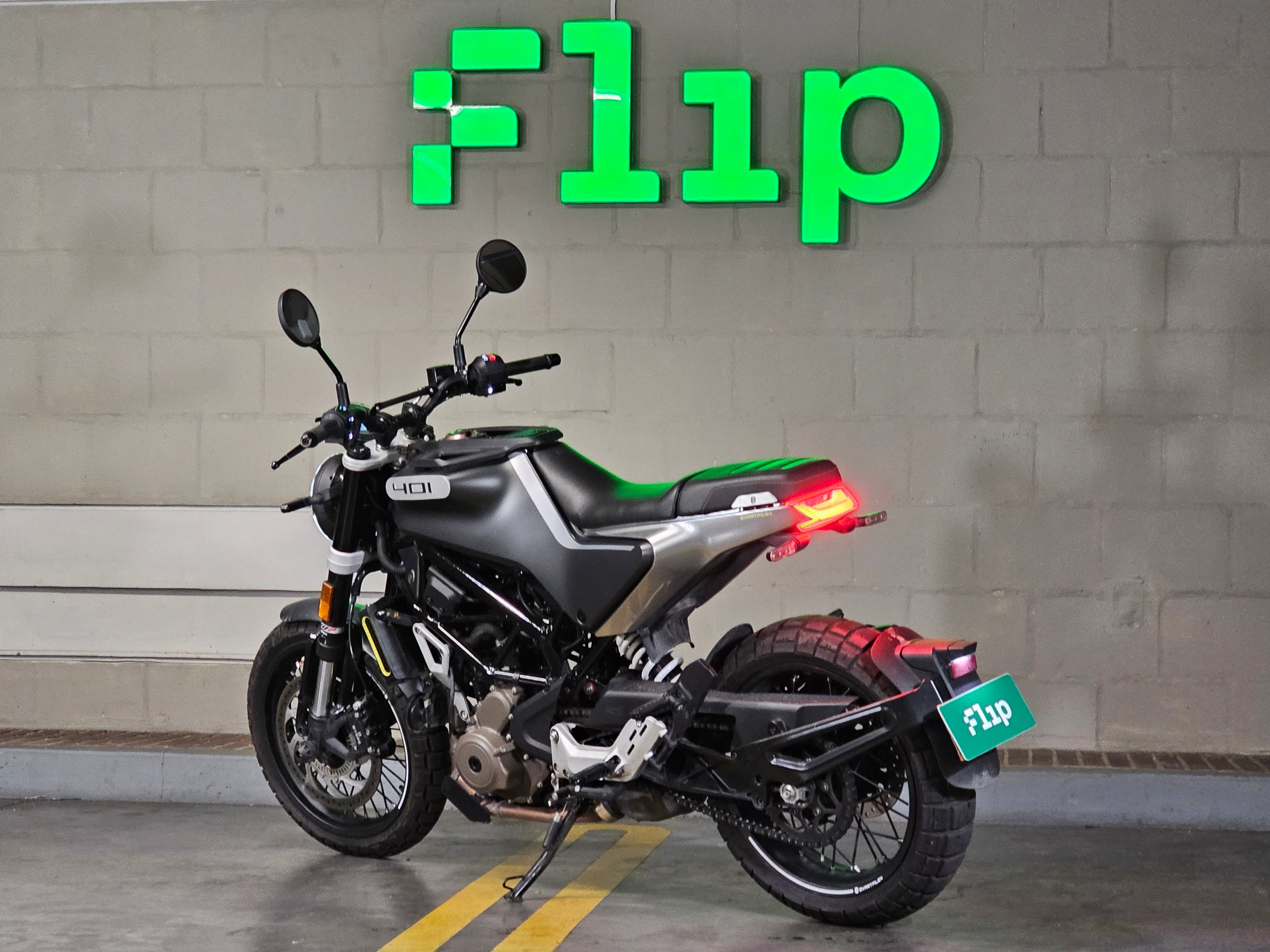 Husqvarna Svartpilen 401 2023