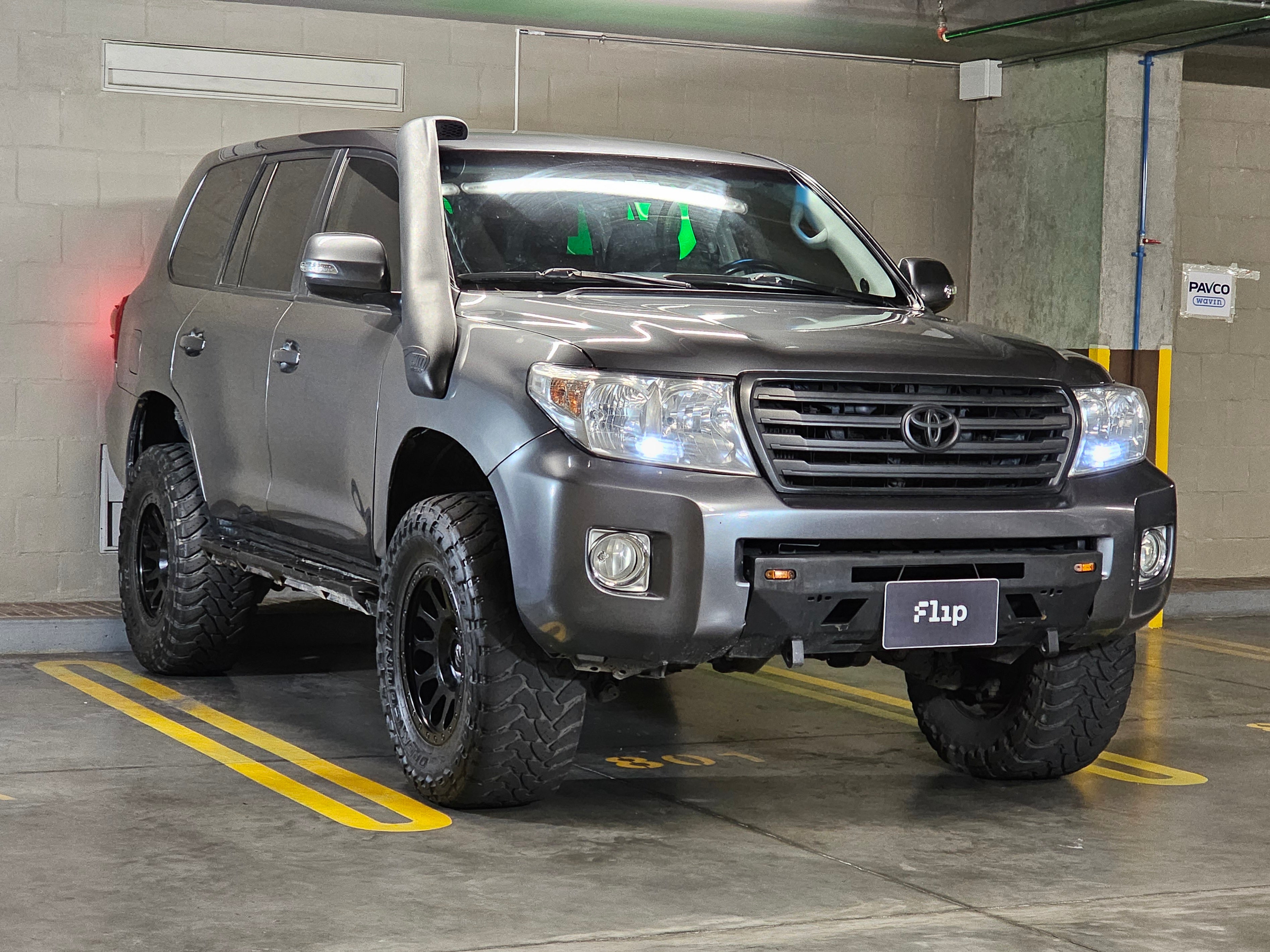 Toyota Land Cruiser 200 4.5 Diesel V8 2014