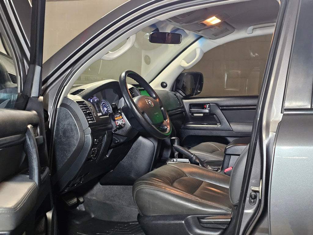 Toyota Land Cruiser 200 4.5 Diesel V8 2014