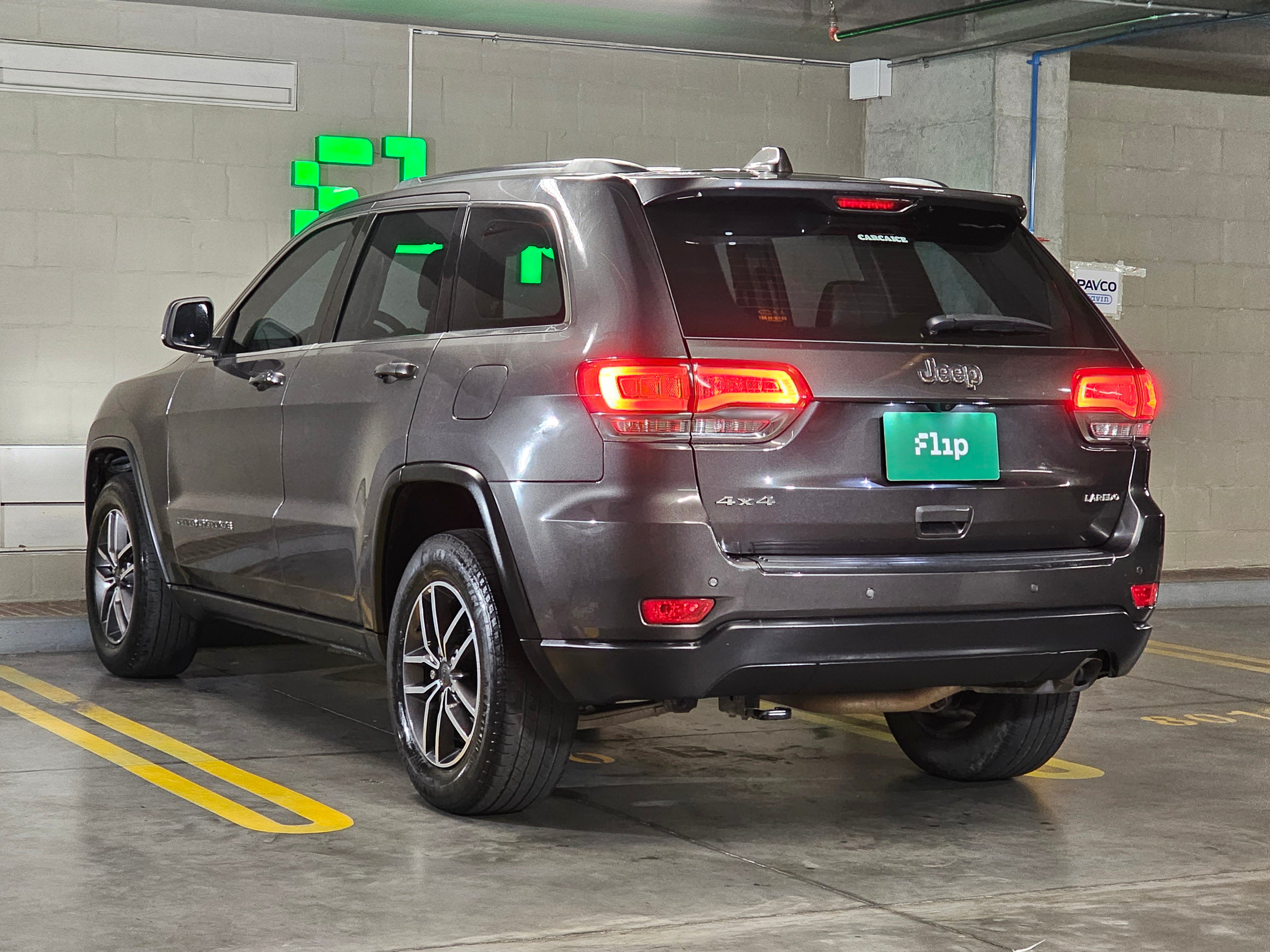 Jeep GRAND Cherokee Laredo 2019