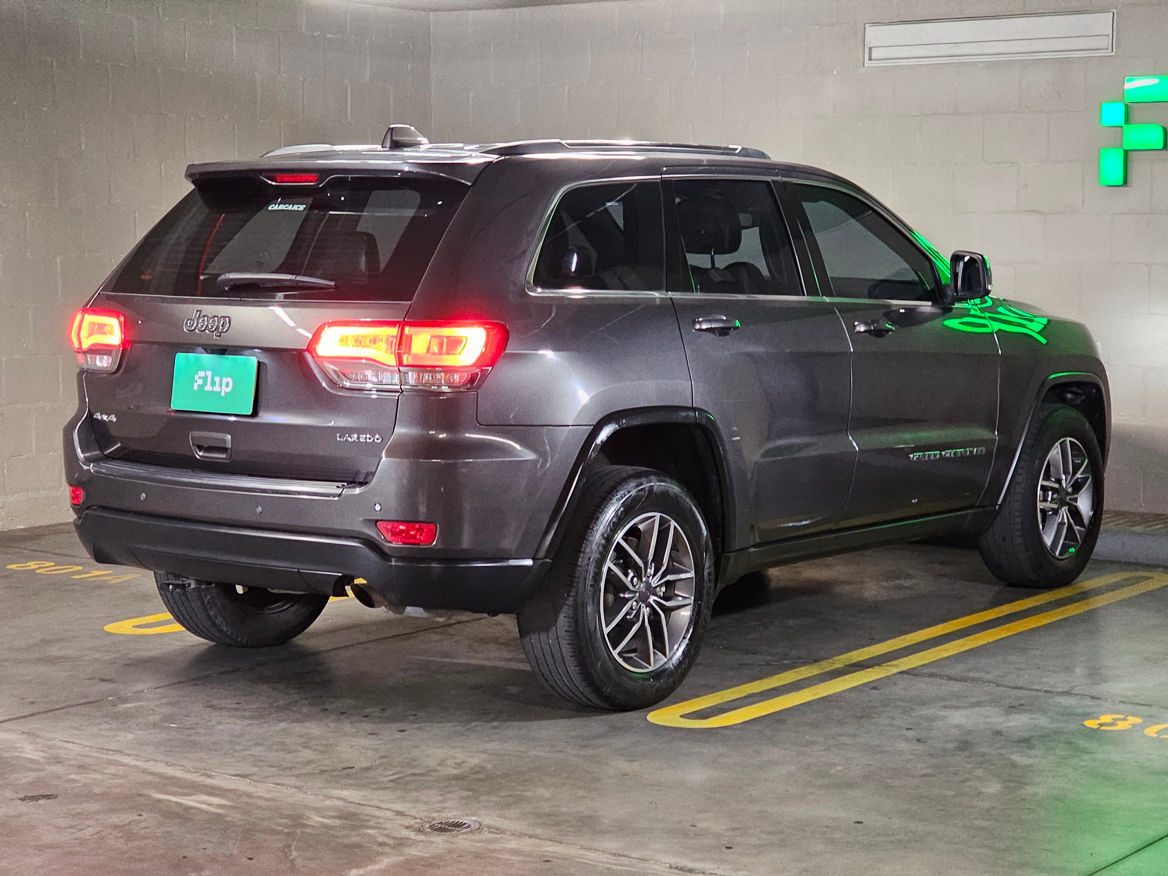 Jeep GRAND Cherokee Laredo 2019