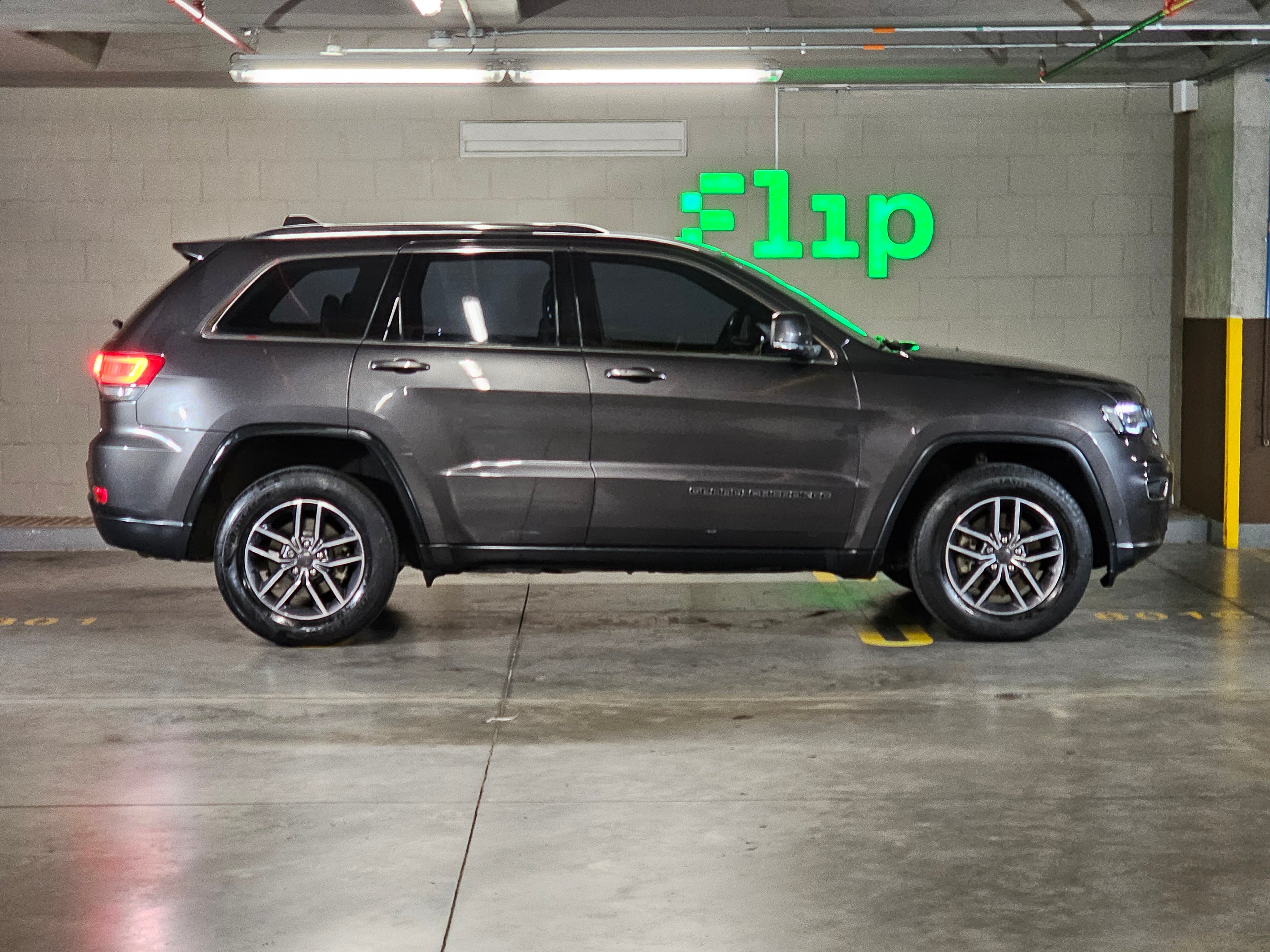 Jeep GRAND Cherokee Laredo 2019