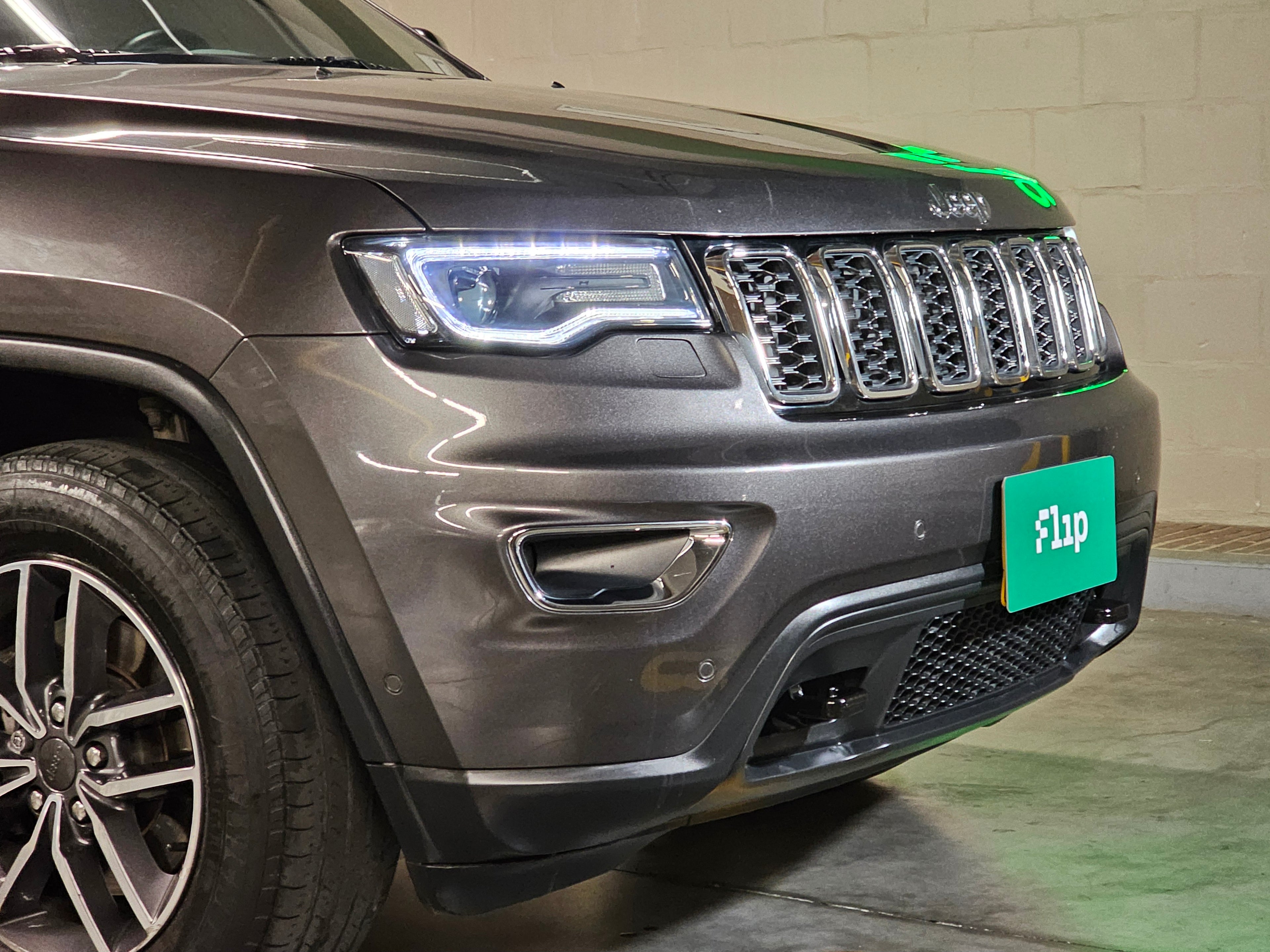 Jeep GRAND Cherokee Laredo 2019