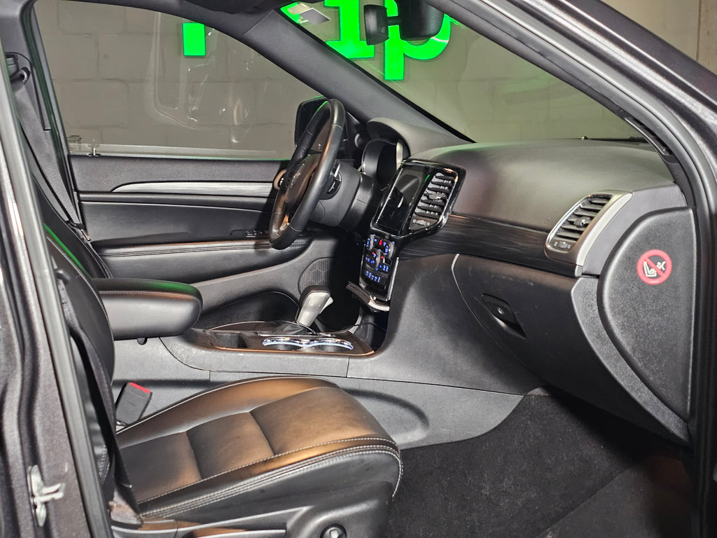 Jeep GRAND Cherokee Laredo 2019