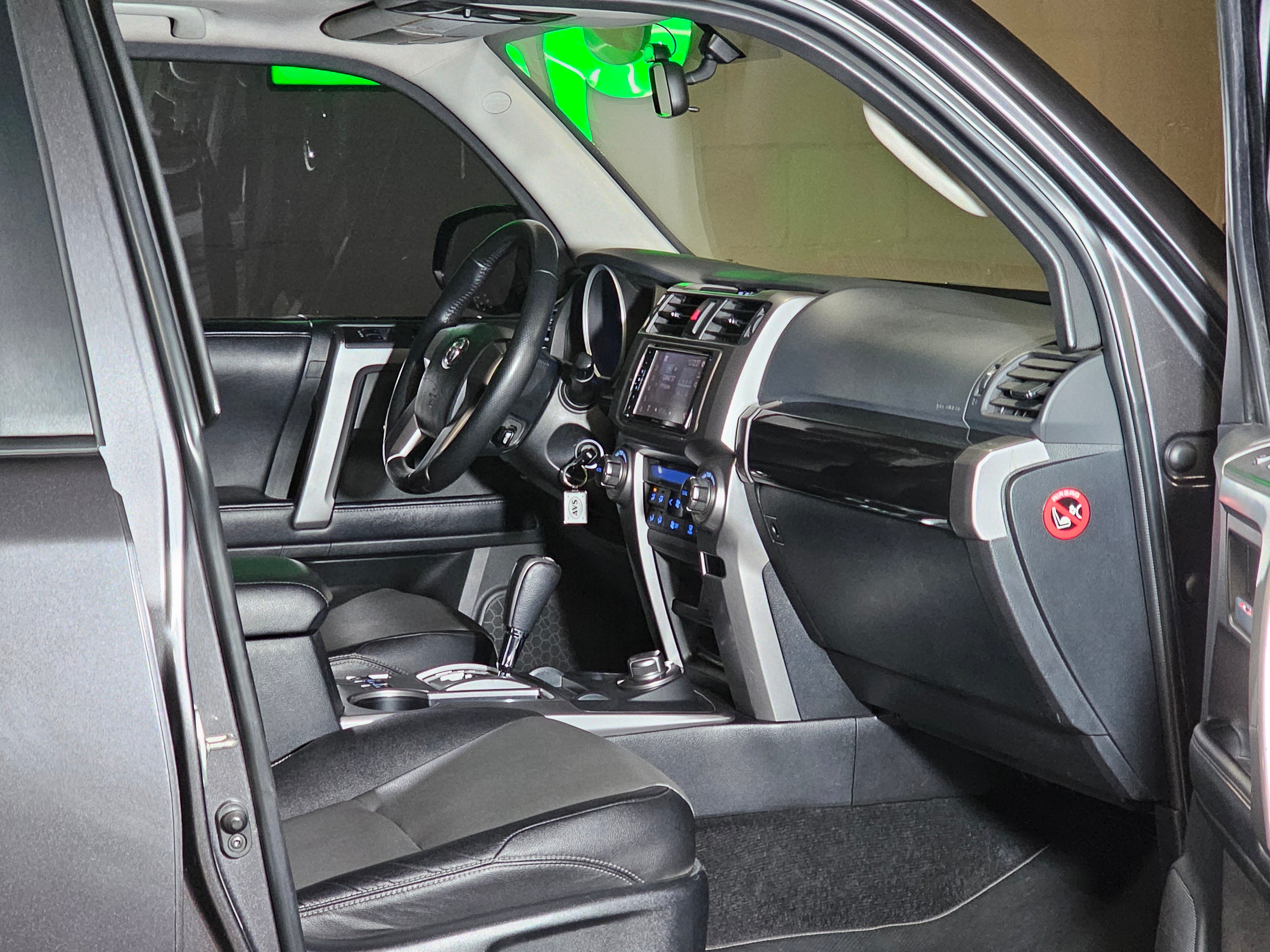 TOYOTA 4RUNNER SR5 2018