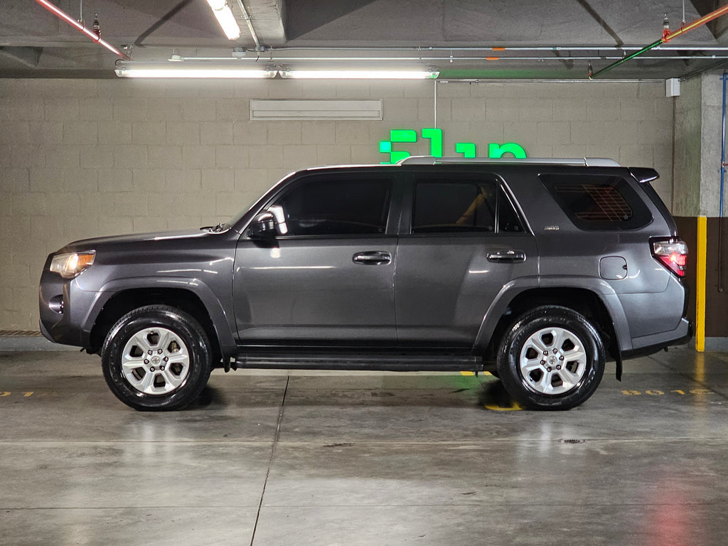 TOYOTA 4RUNNER SR5 2018