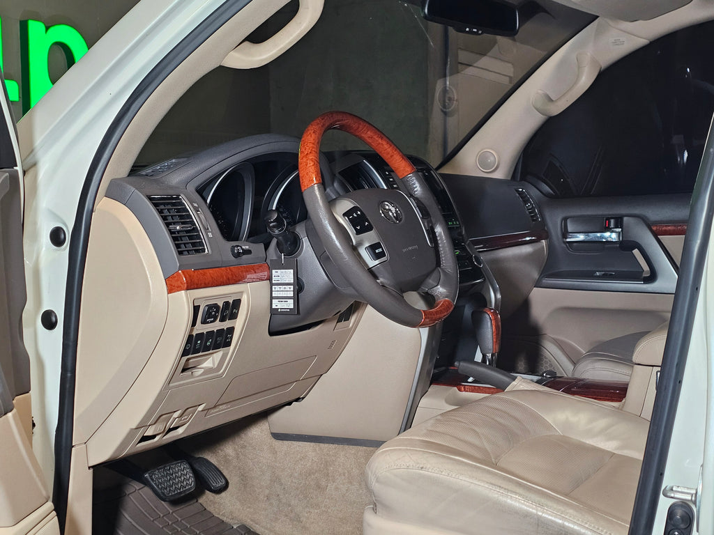 Toyota Land Cruiser 4.5 Imperial Lc200 2013