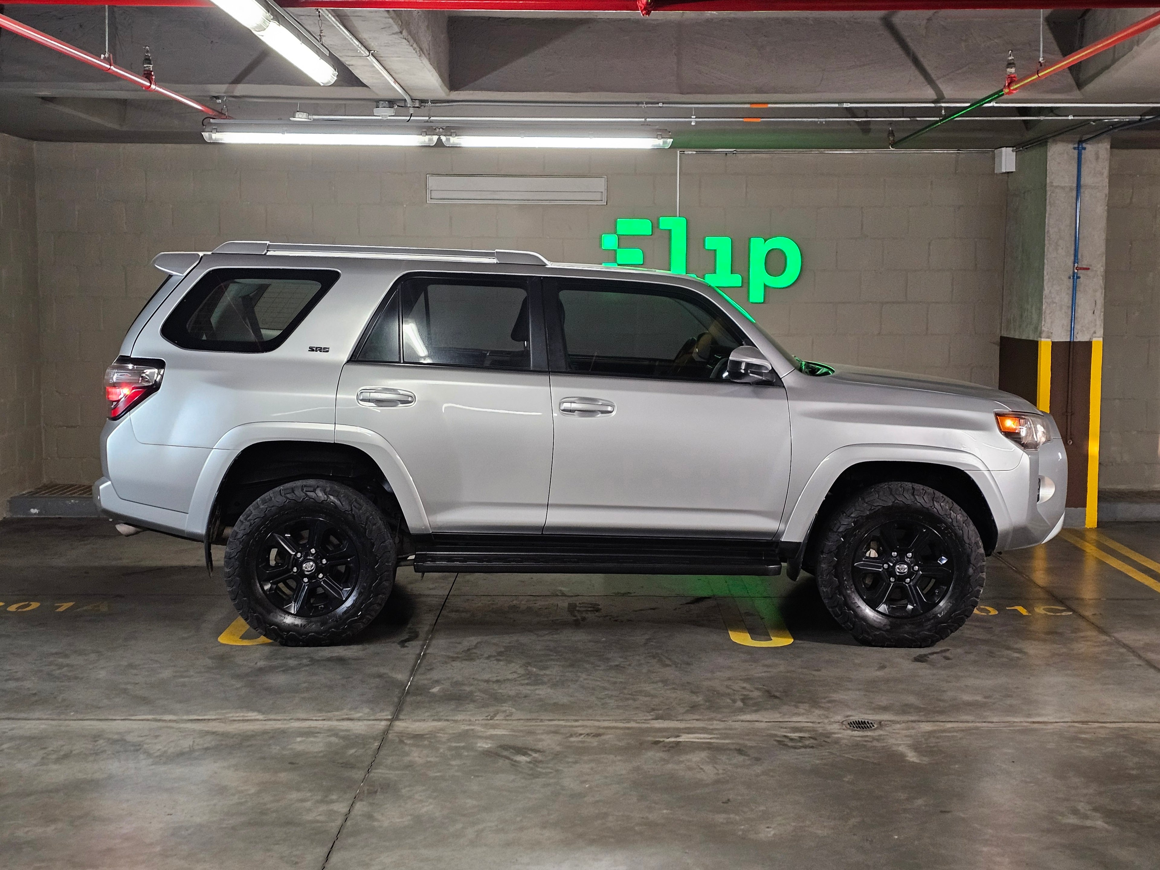 TOYOTA 4RUNNER SR5 2018