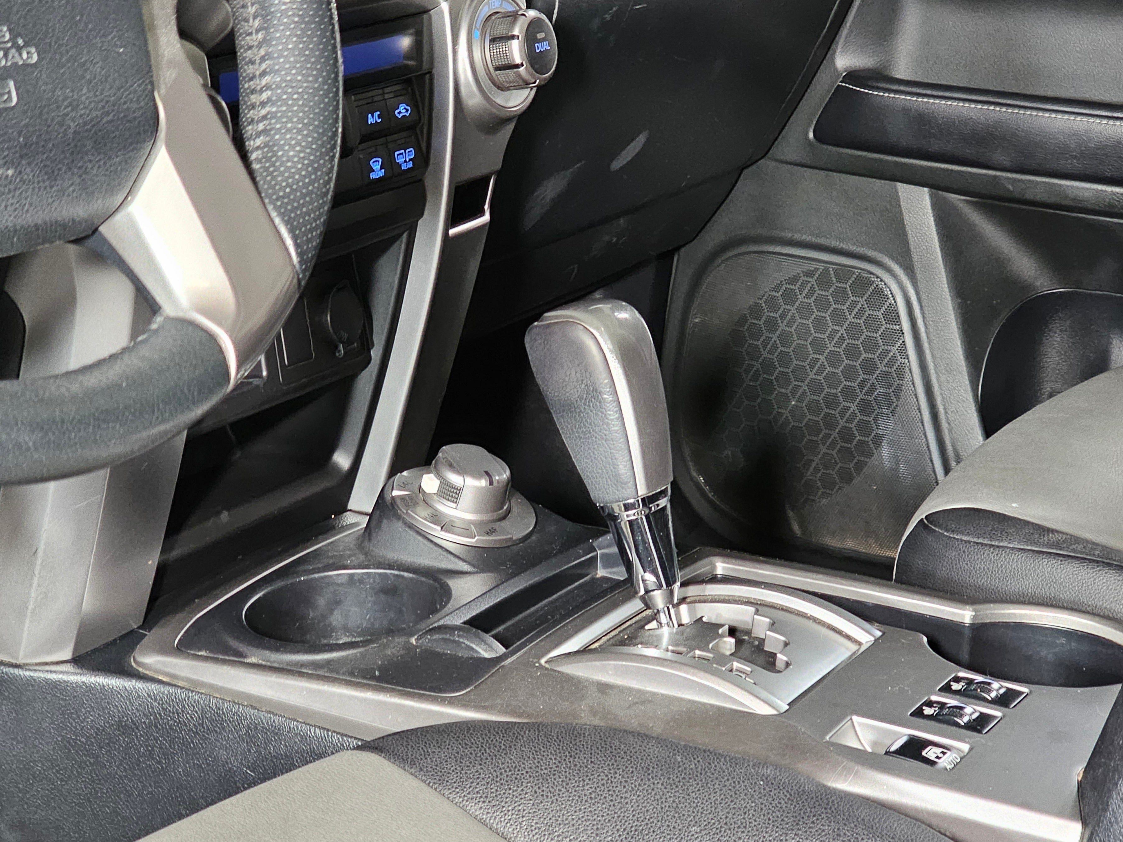 TOYOTA 4RUNNER SR5 2018