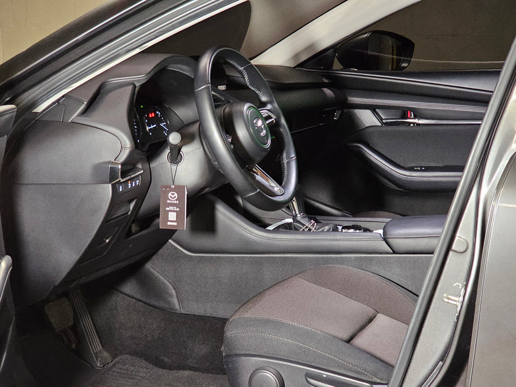Mazda 3 touring 2.0 Híbrido 2023