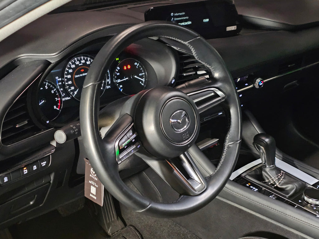 Mazda 3 touring 2.0 Híbrido 2023