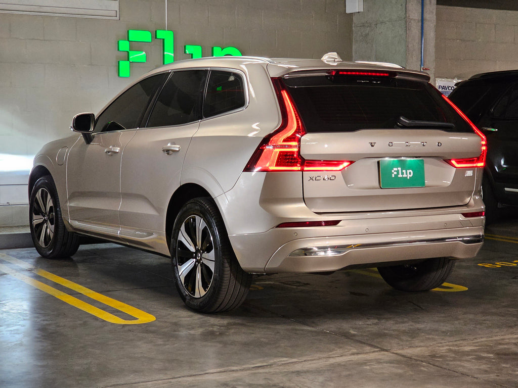 Volvo Xc60 2.0 T8 Plus Awd Recharge 2024