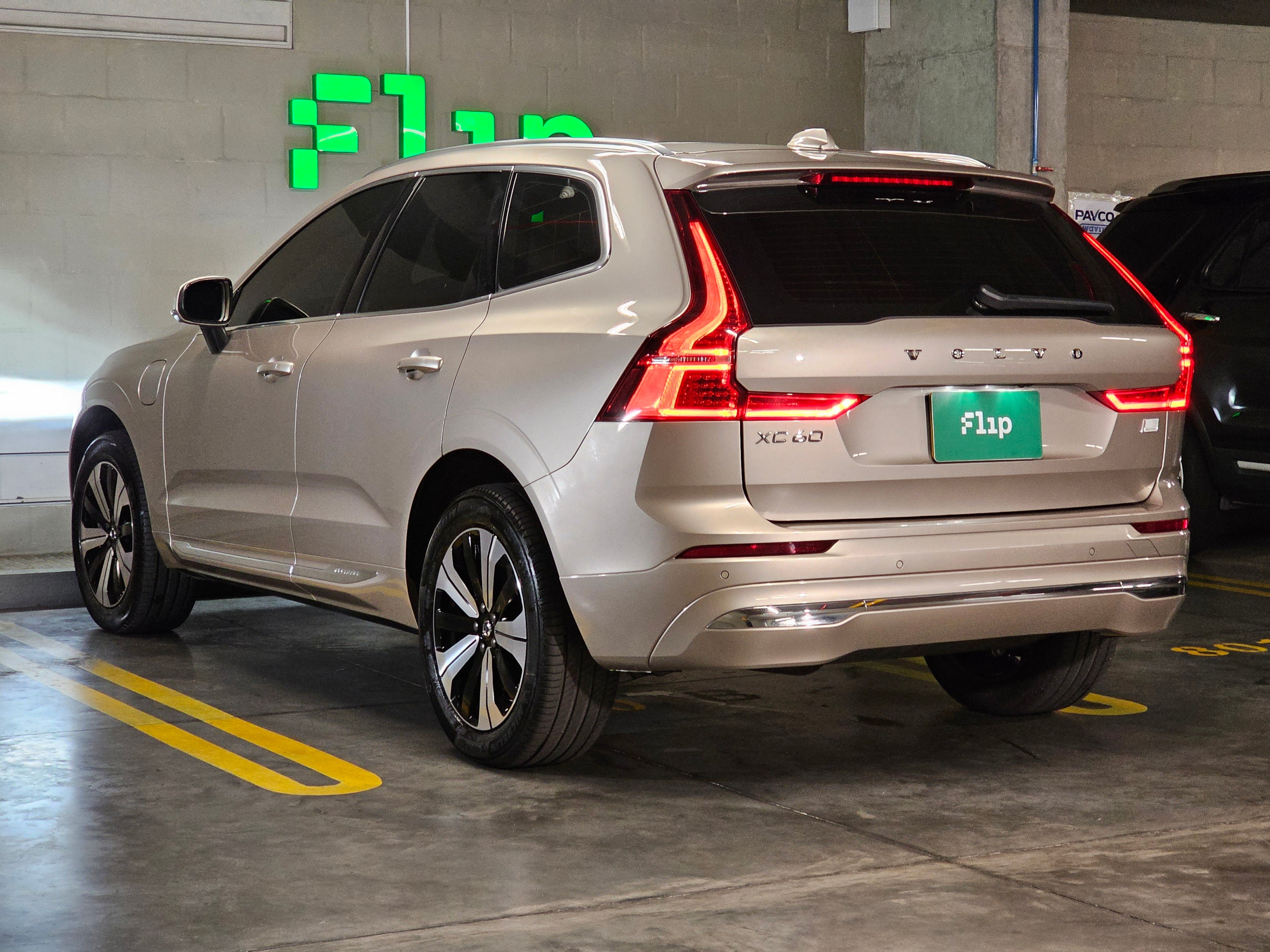 Volvo Xc60 2.0 T8 Plus Awd Recharge 2024