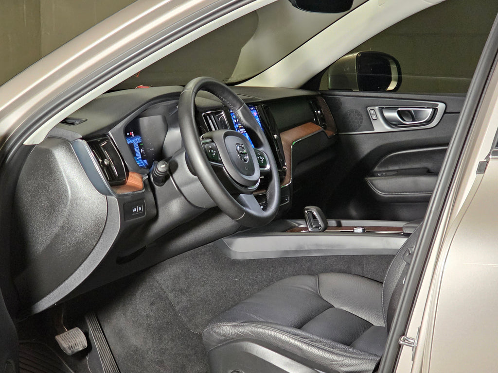 Volvo Xc60 2.0 T8 Plus Awd Recharge 2024