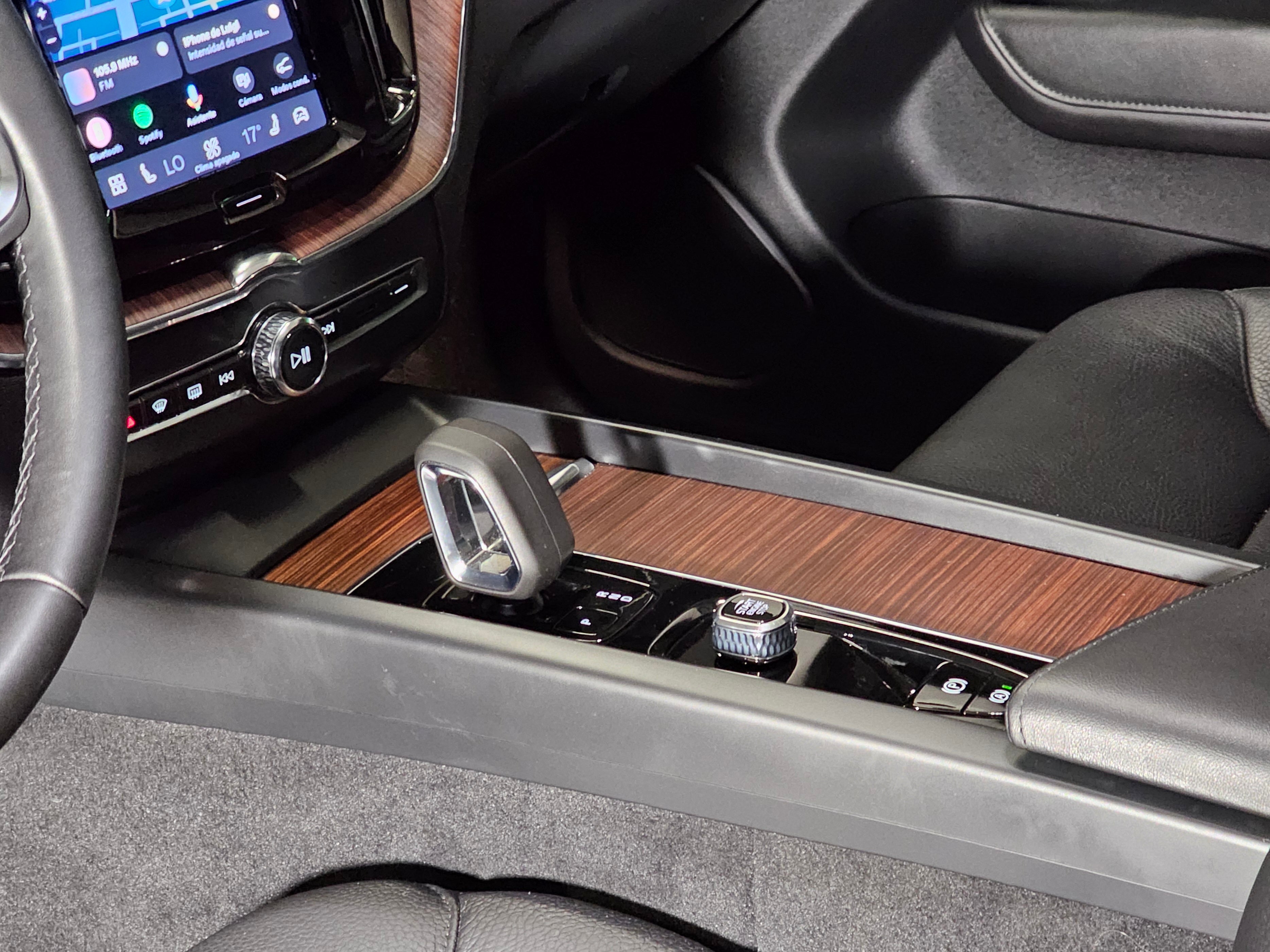Volvo Xc60 2.0 T8 Plus Awd Recharge 2024