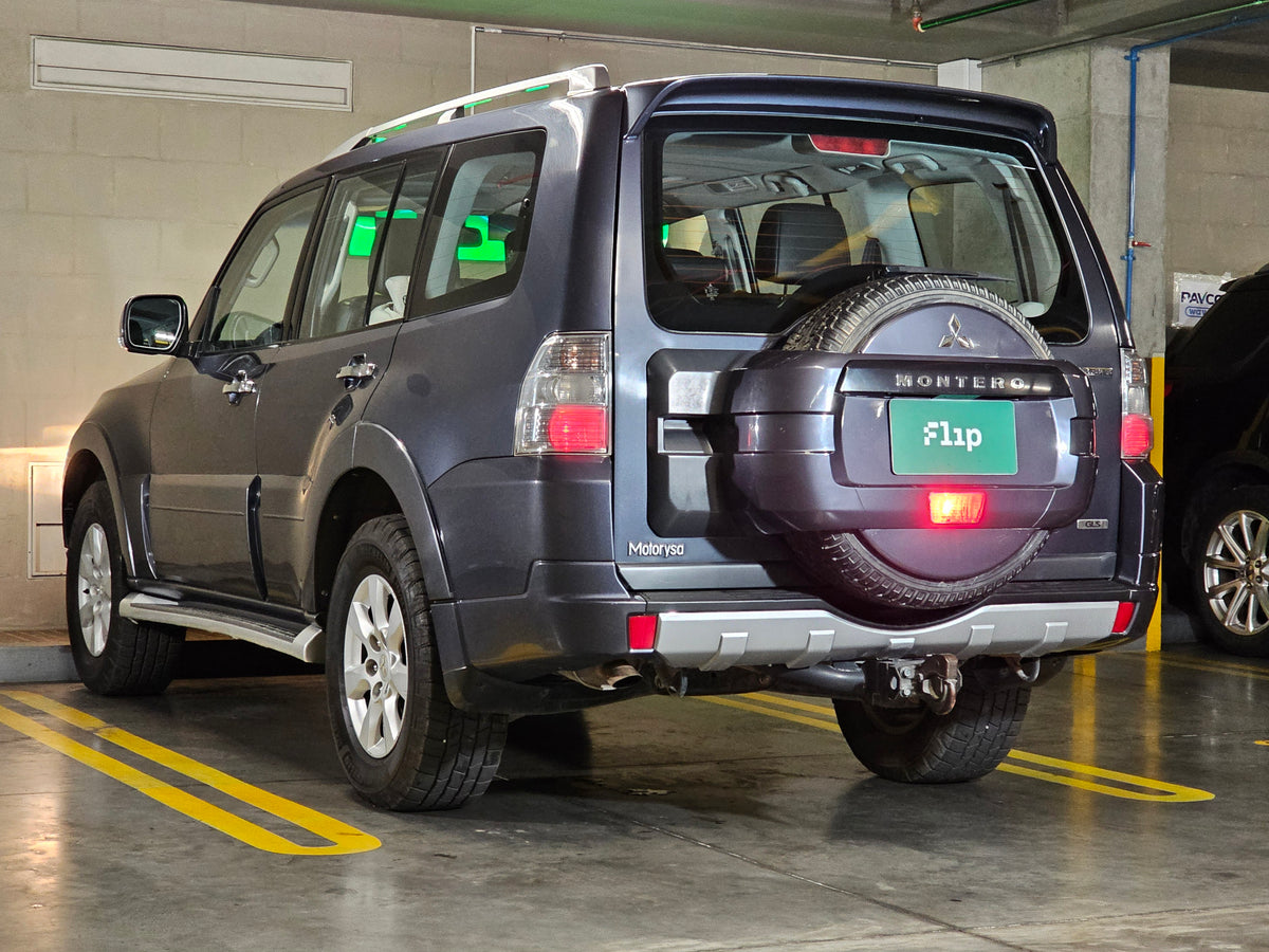 Mitsubishi Montero 2011