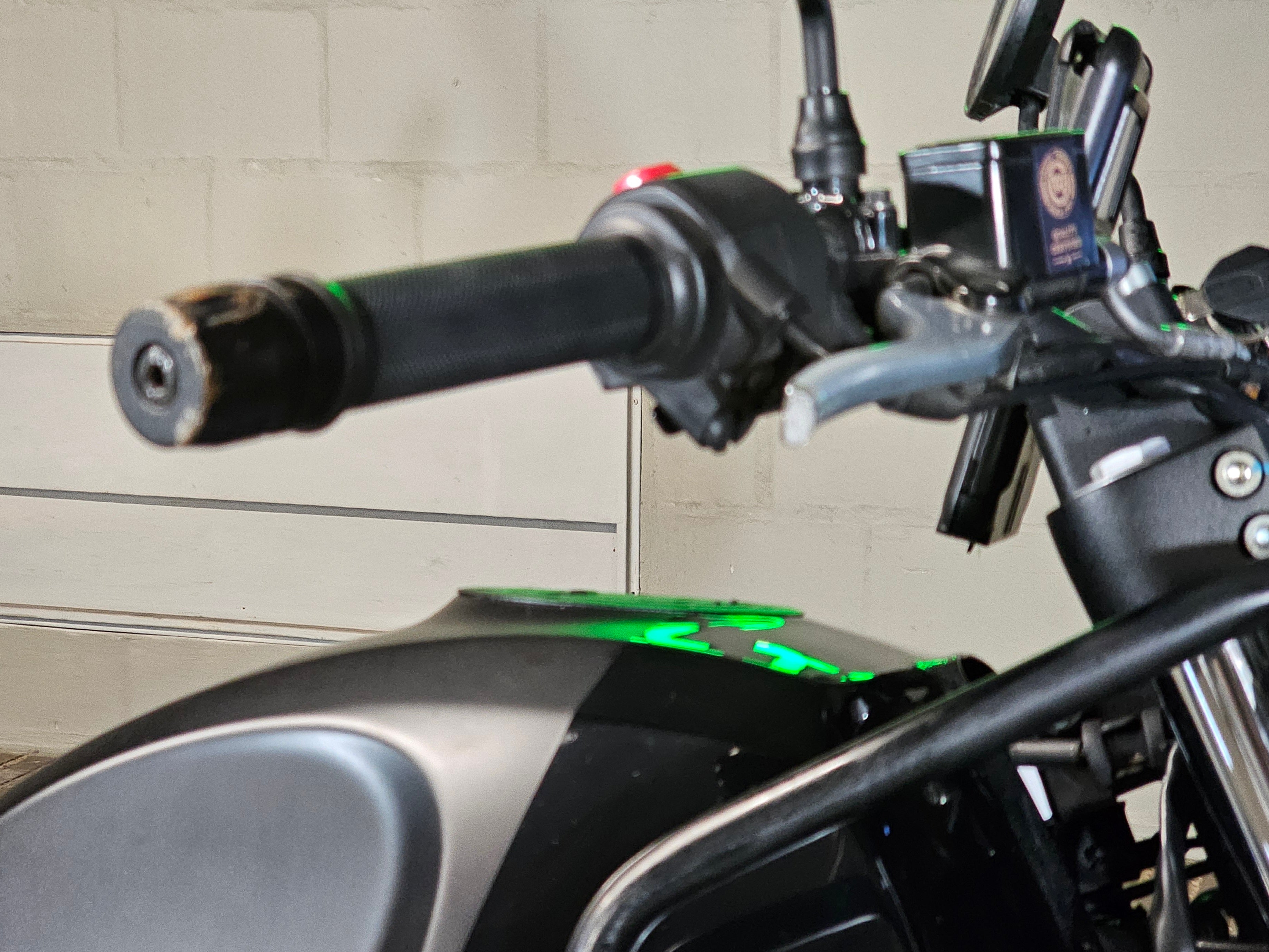 Royal Enfield Himalayan - controles