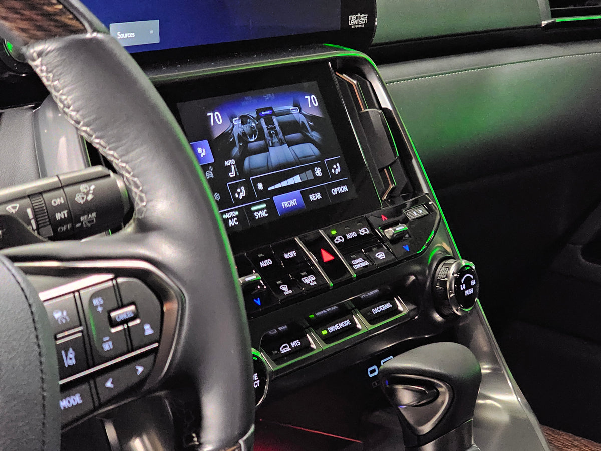 Lexus LX 600 2023 interior
