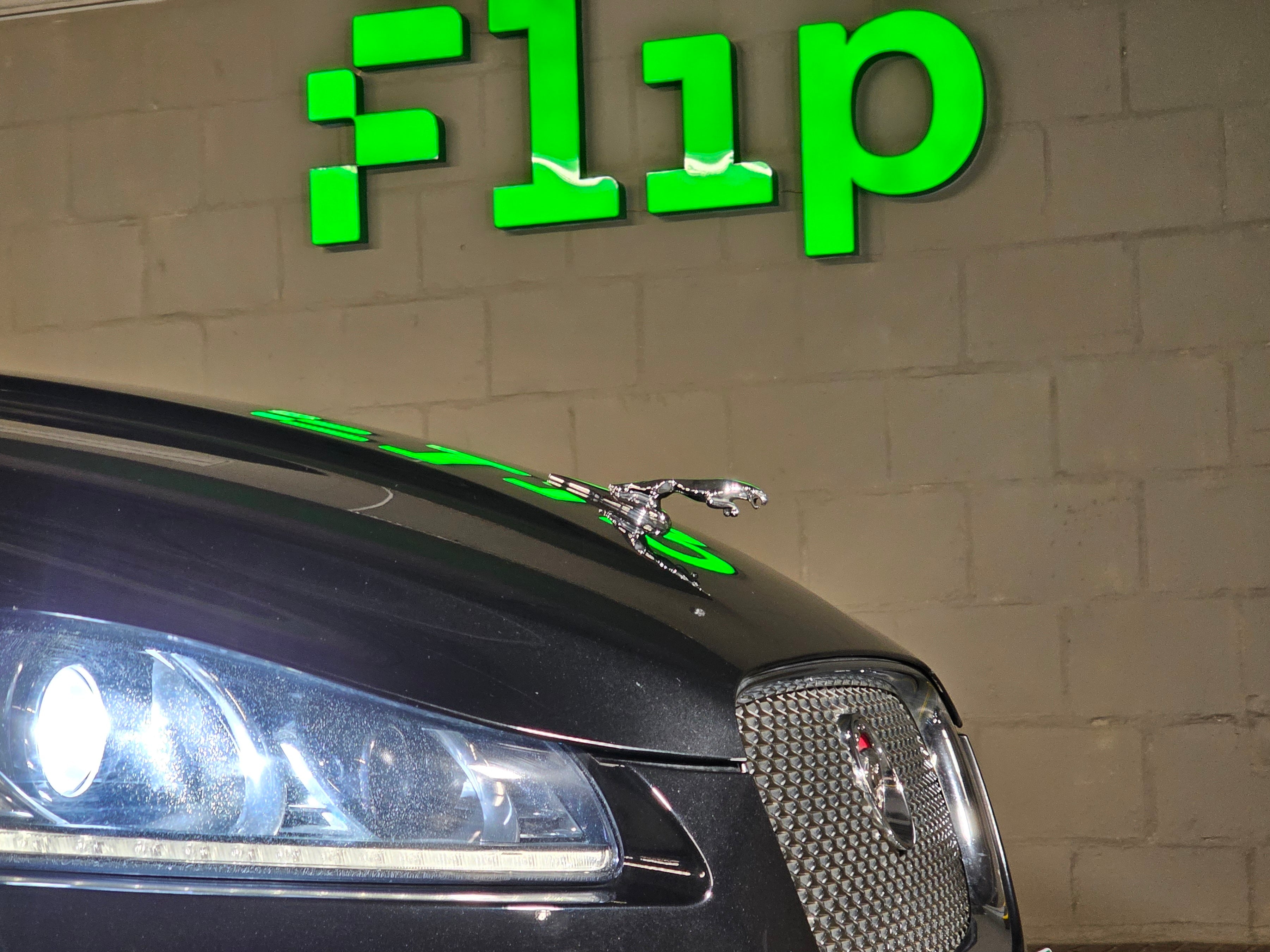 Jaguar XF 2.0 2015 - Grupo Flip