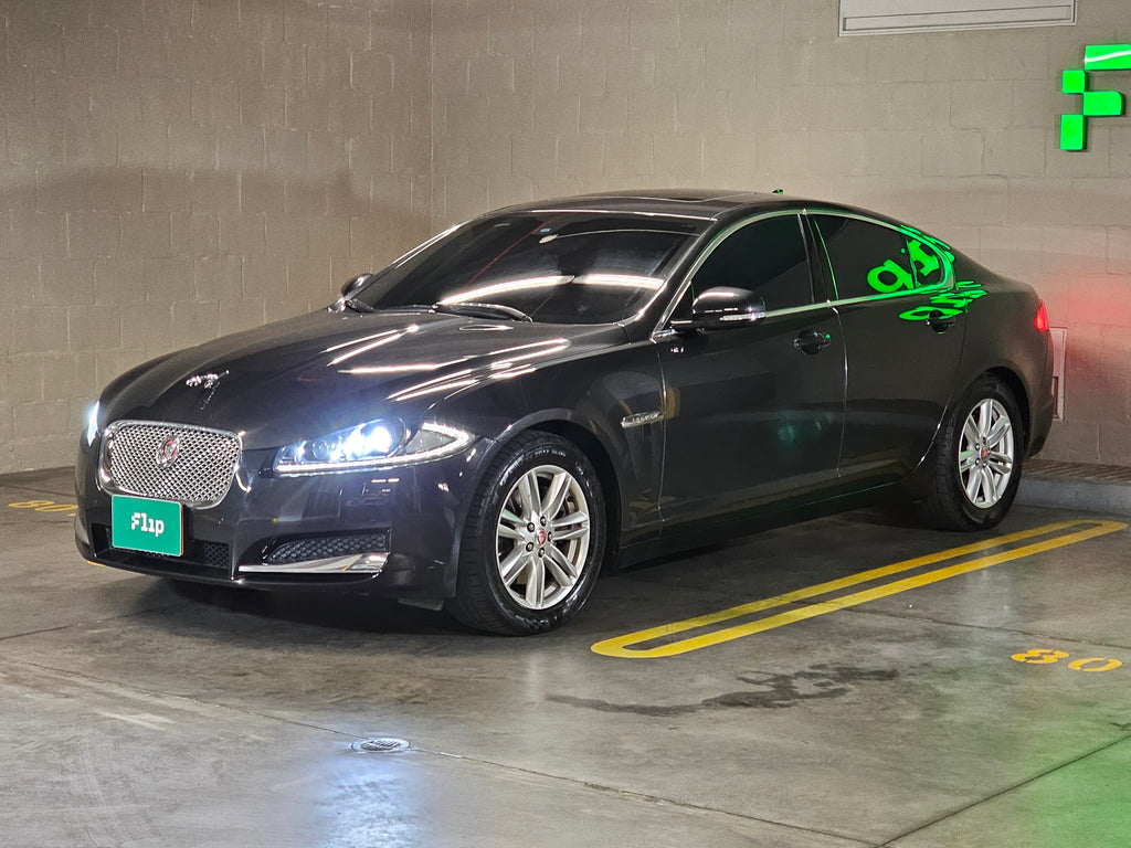 Jaguar XF 2.0 2015 - Grupo Flip