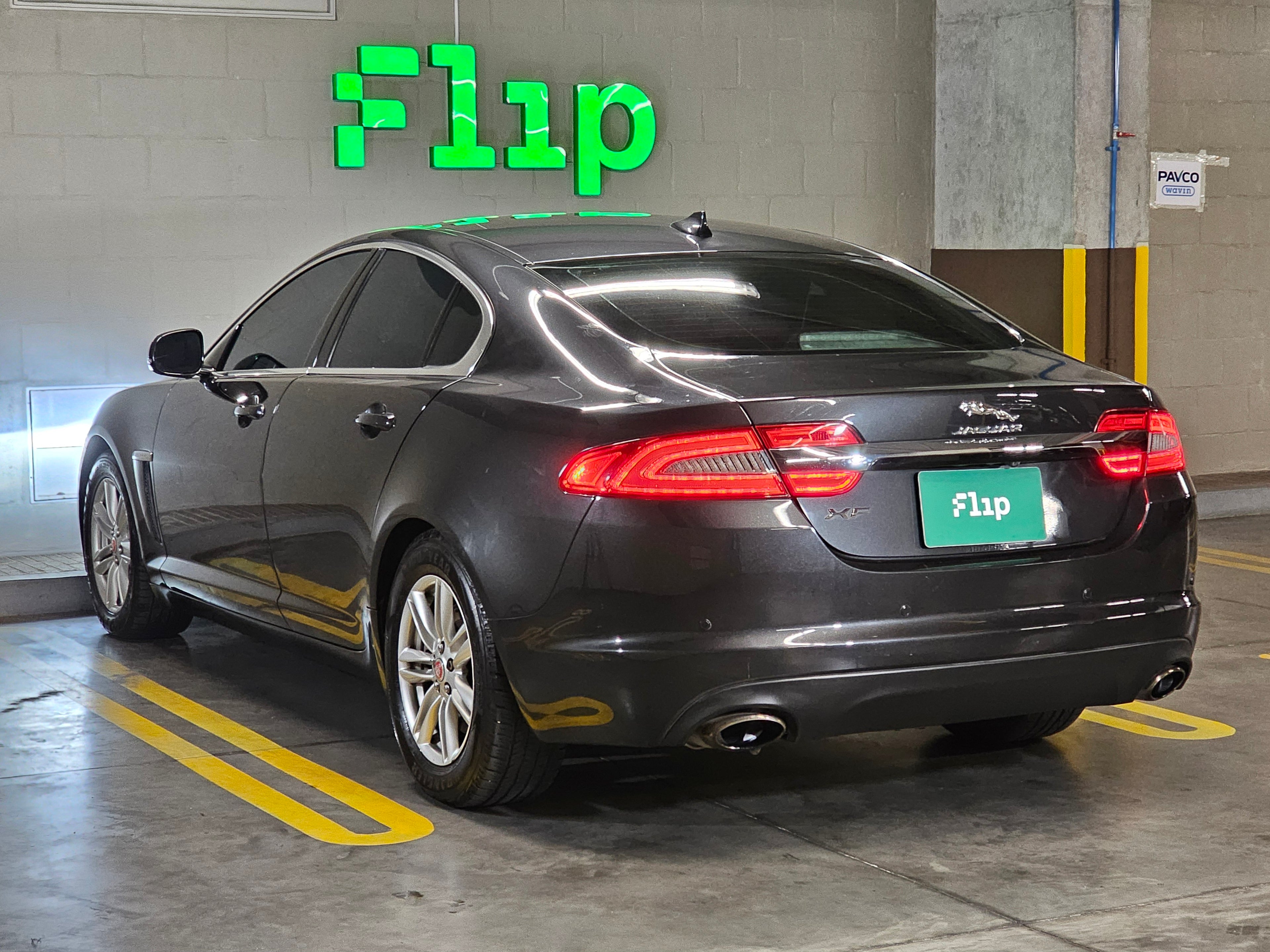 Jaguar XF 2.0 2015 - Grupo Flip