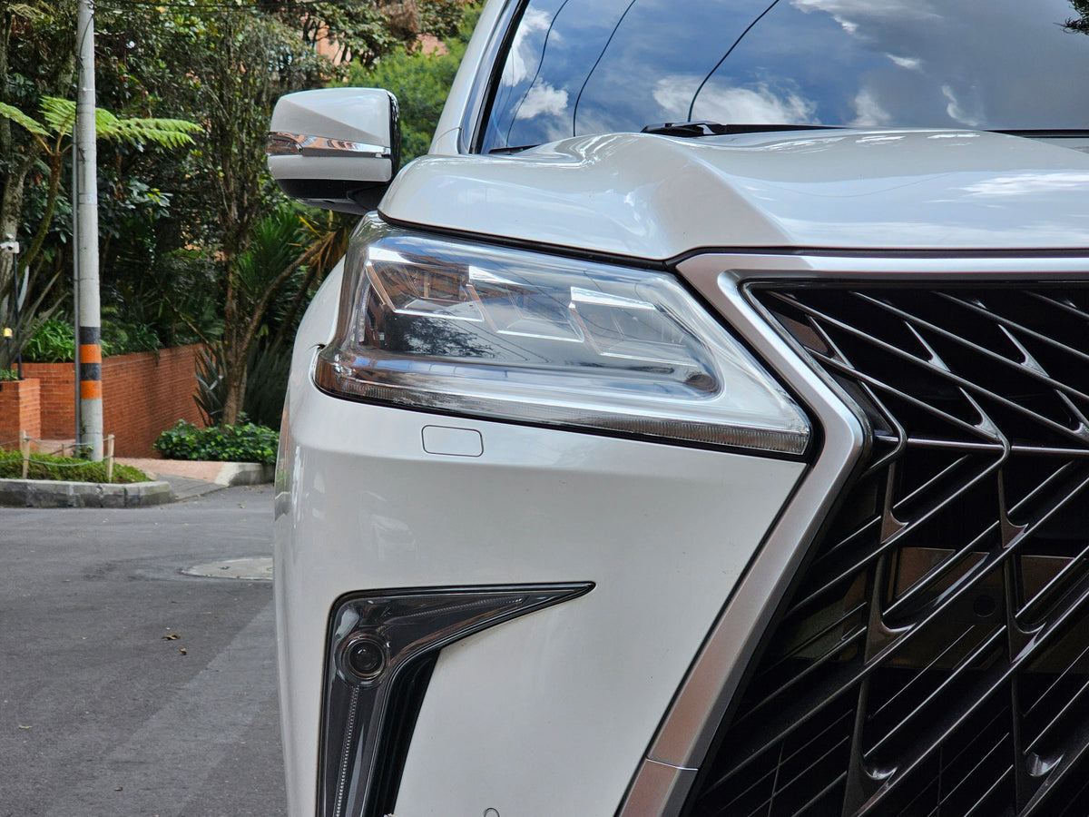 Lexus LX 570 5.7 2016