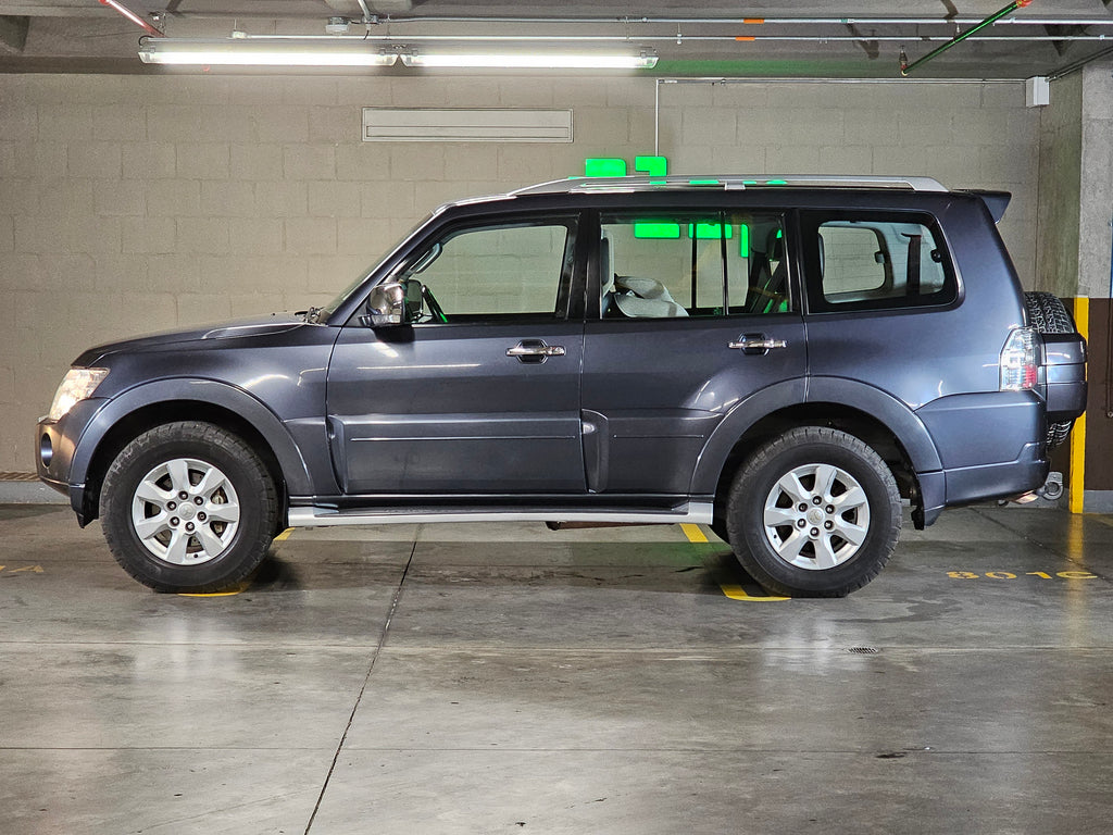 Mitsubishi Montero 2011