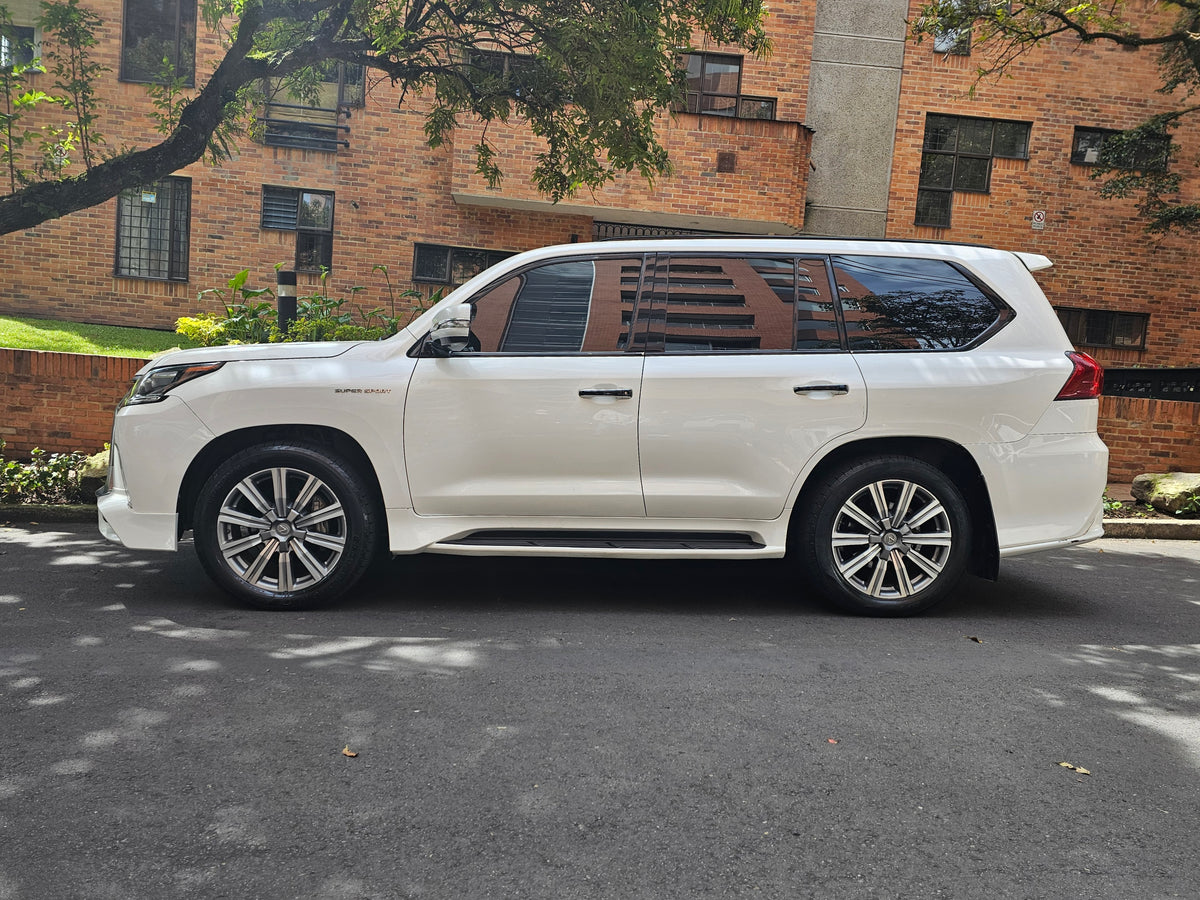 Lexus LX 570 5.7 2016