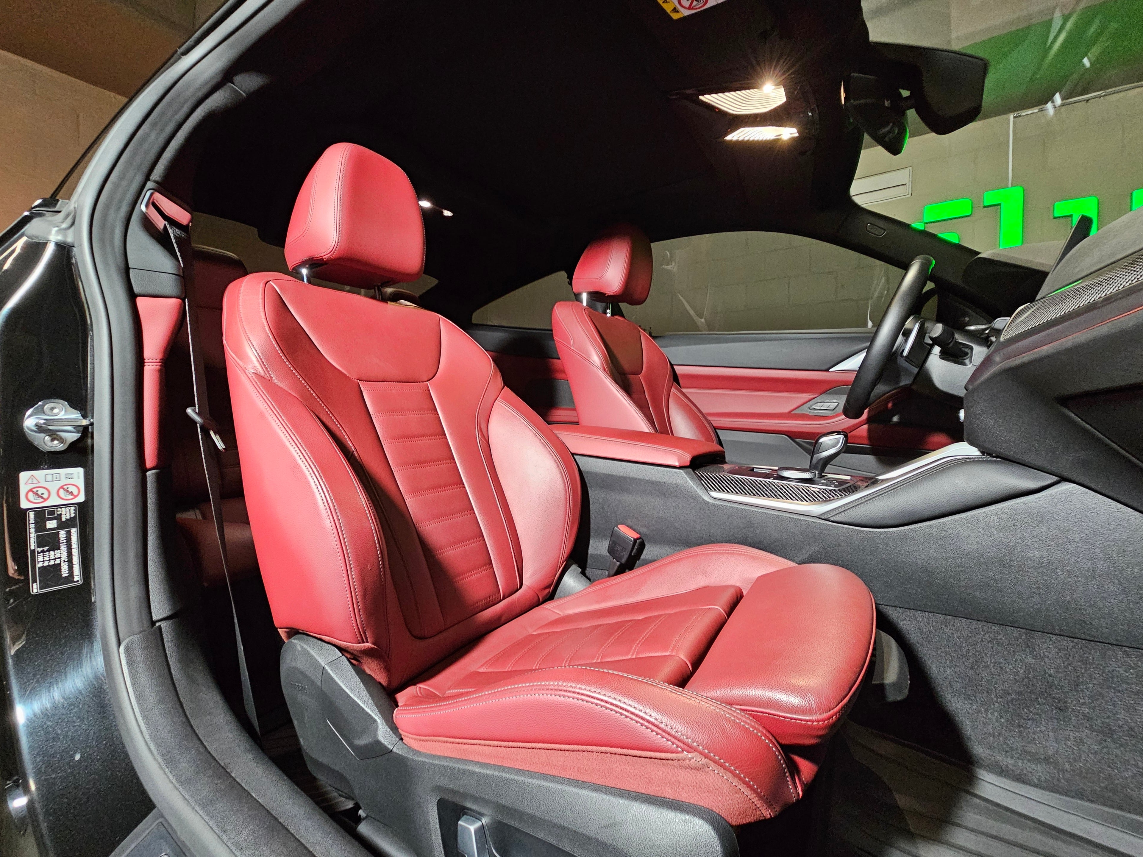 BMW M440i - interior