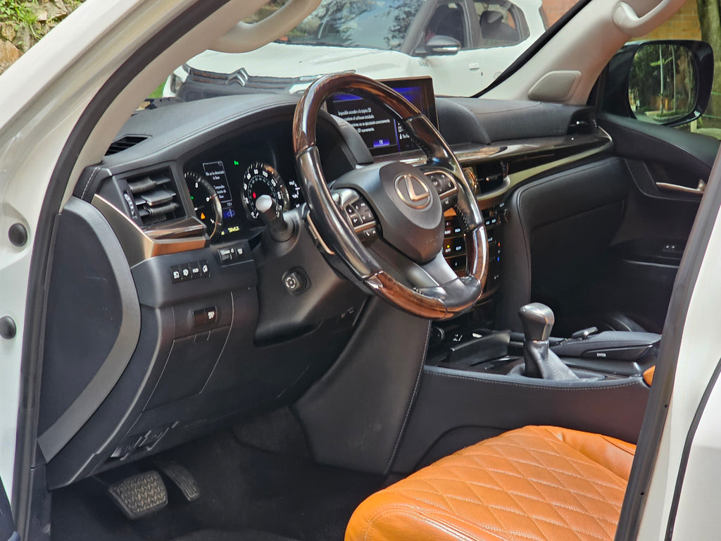 Lexus LX 570 5.7 2016