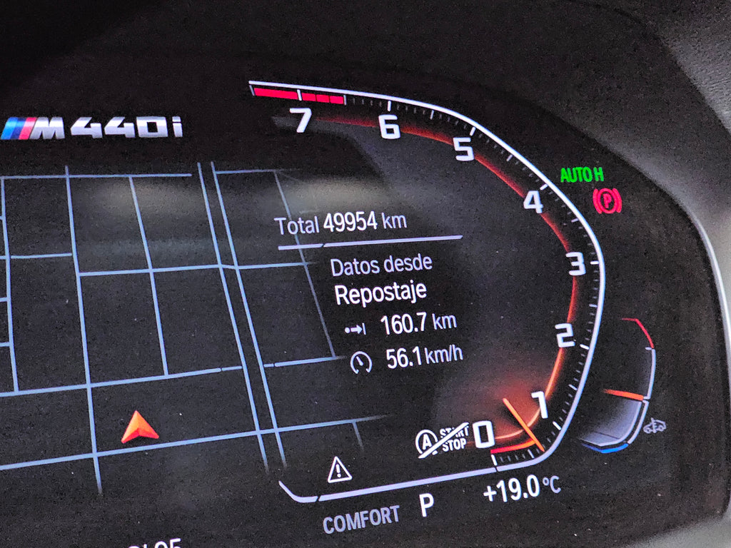 BMW M440i - interior