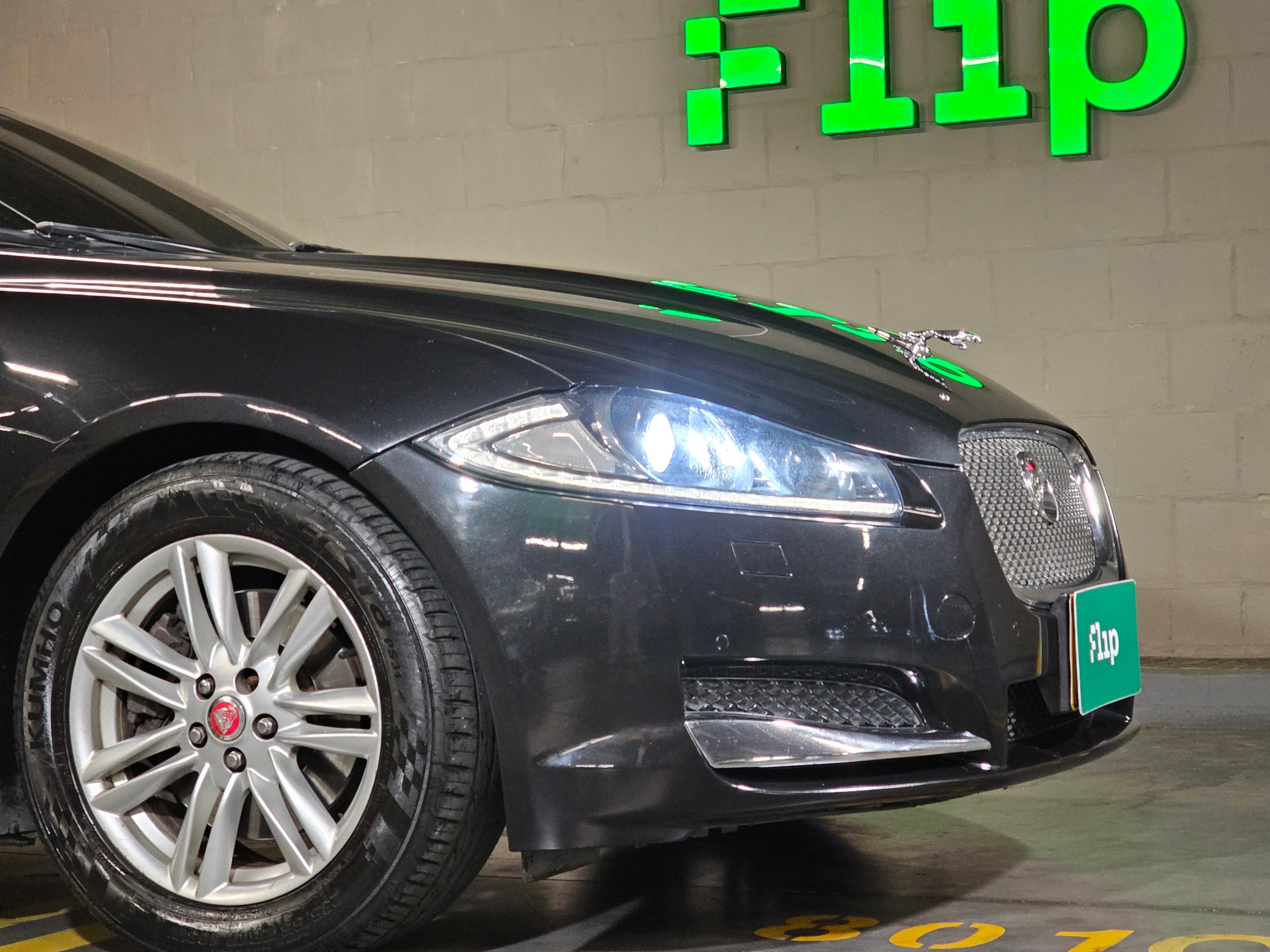 Jaguar XF 2.0 2015 - Grupo Flip