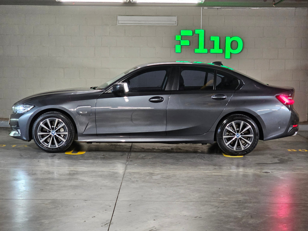 BMW 330e 2022