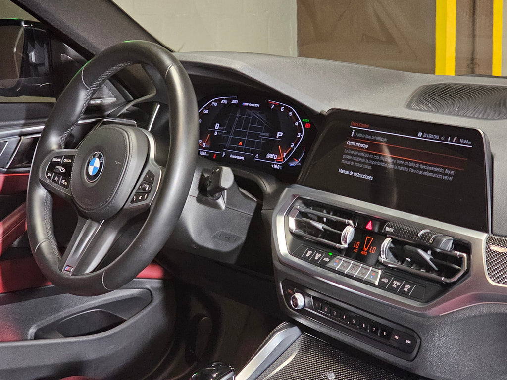 BMW M440i - interior