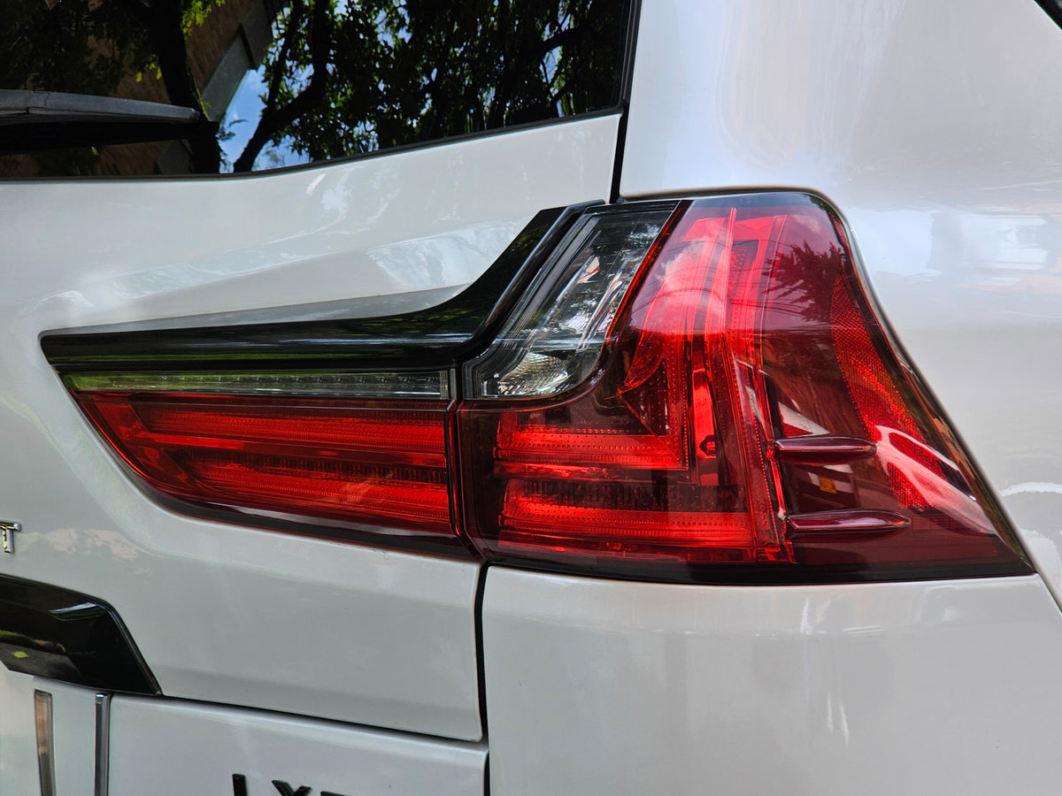 Lexus LX 570 5.7 2016