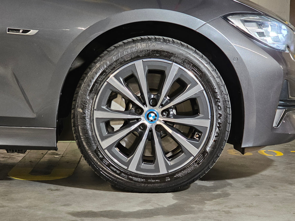 BMW 330e 2022