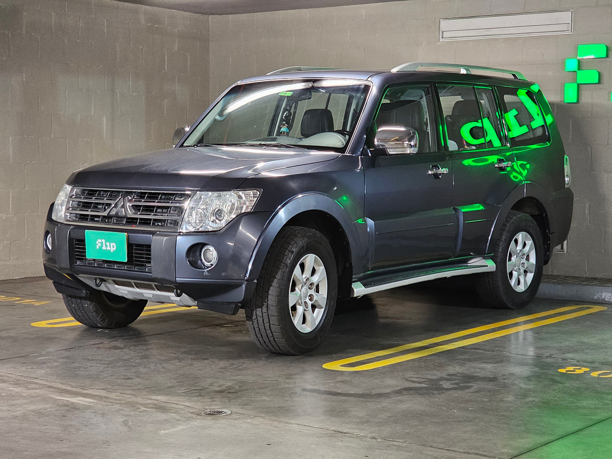 Mitsubishi Montero 2011
