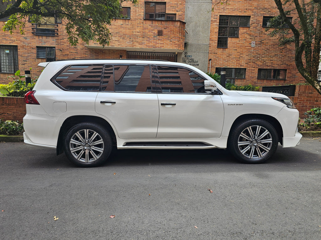 Lexus LX 570 5.7 2016