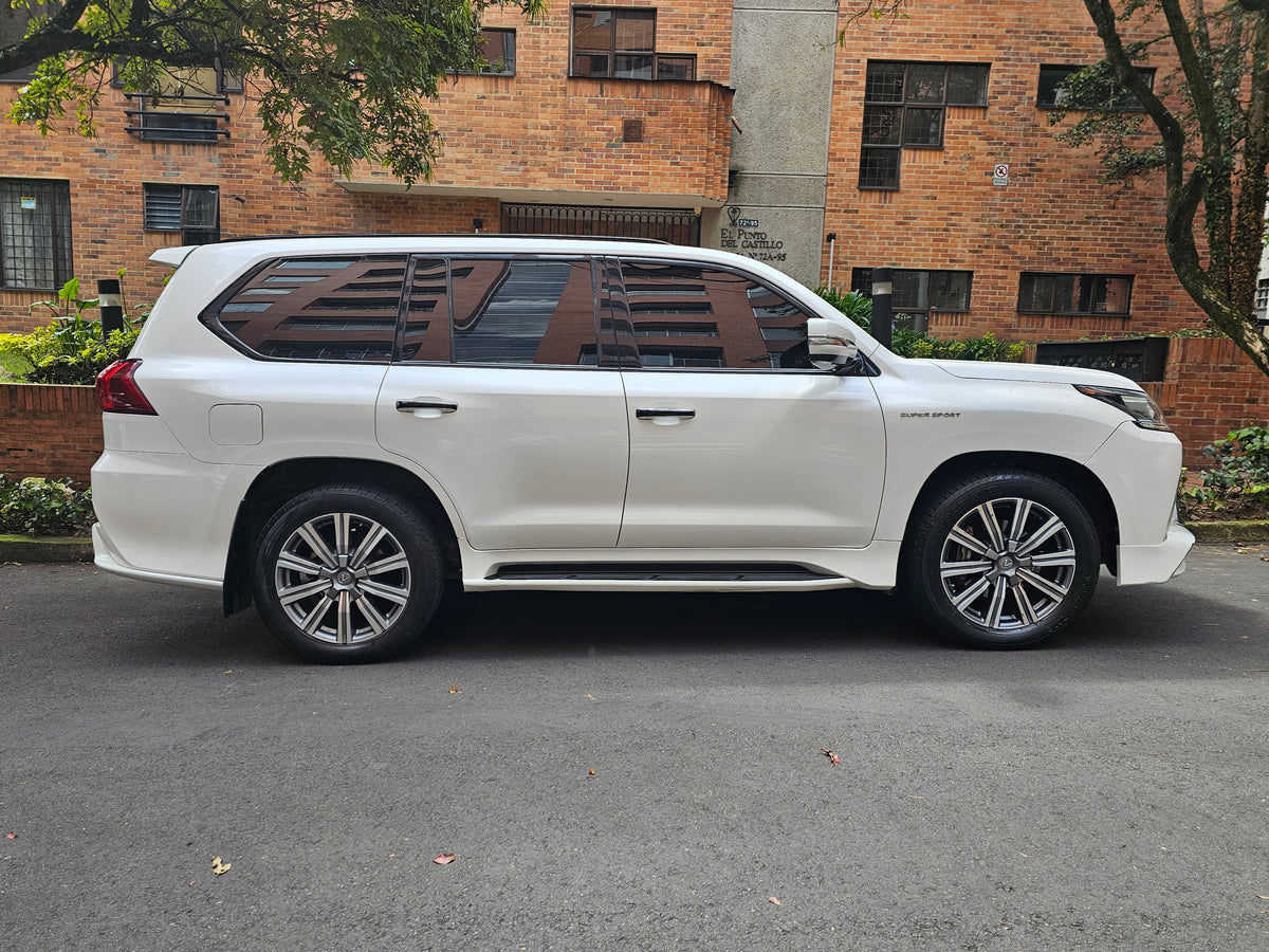 Lexus LX 570 5.7 2016