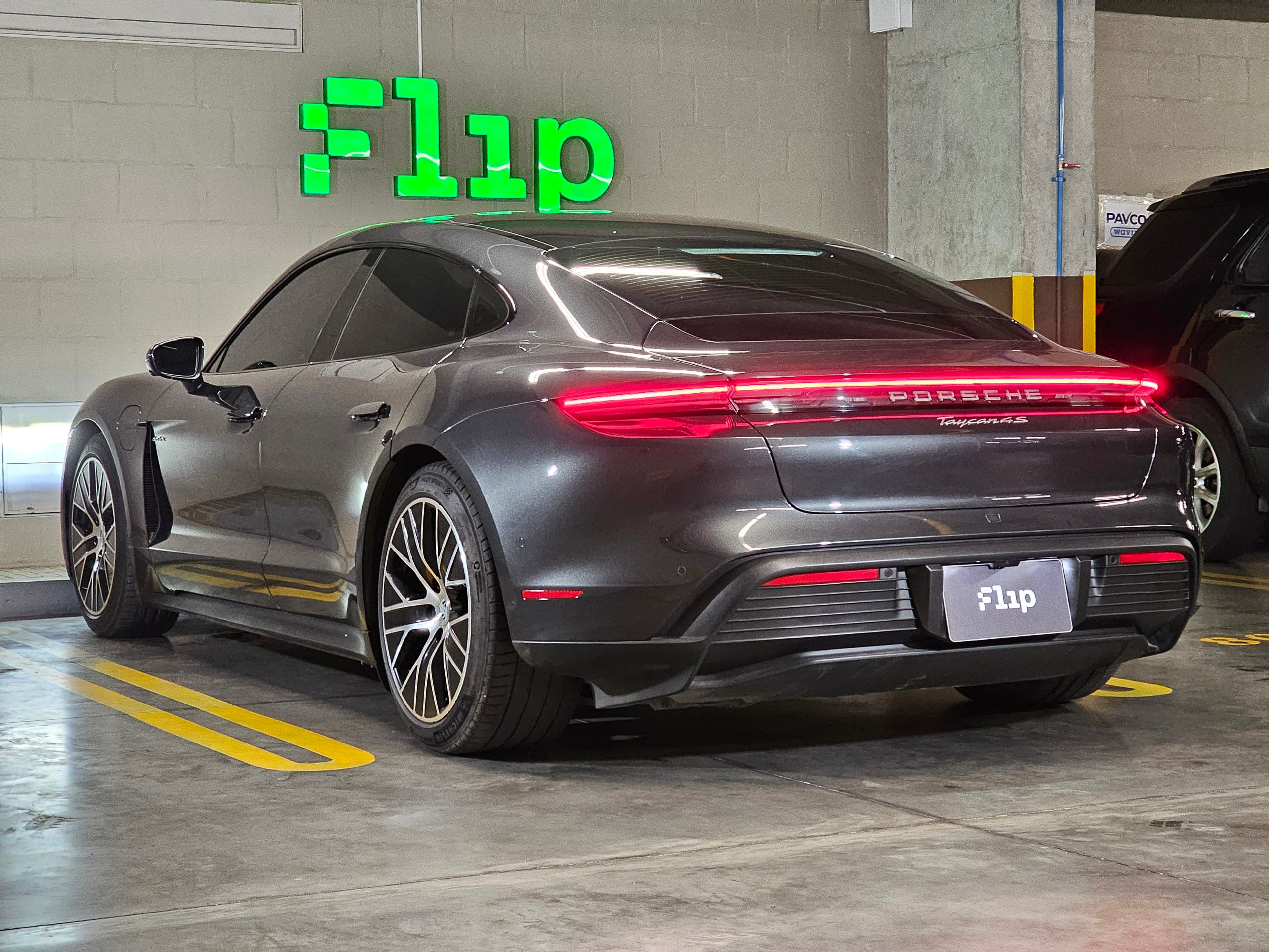 Porsche Taycan 4S 2025 - trasera