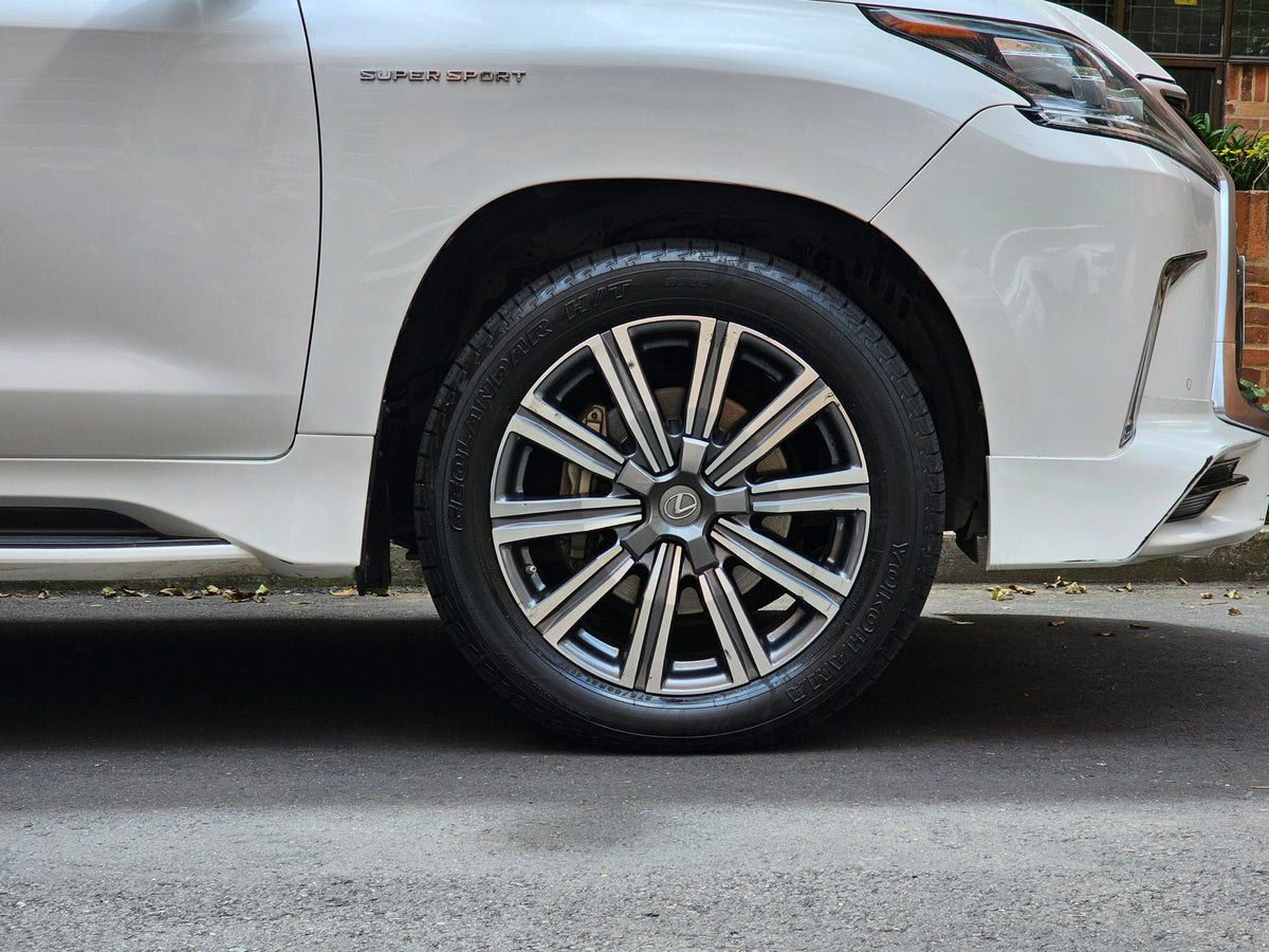 Lexus LX 570 5.7 2016