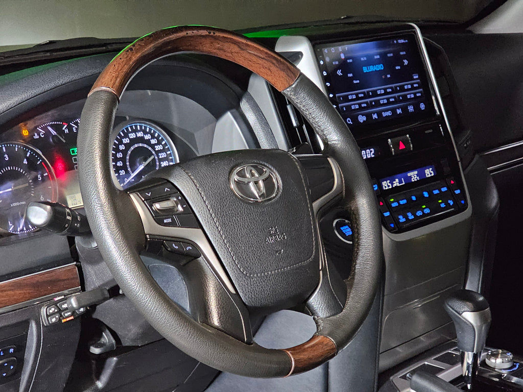 Toyota Land Cruiser V8 2018
