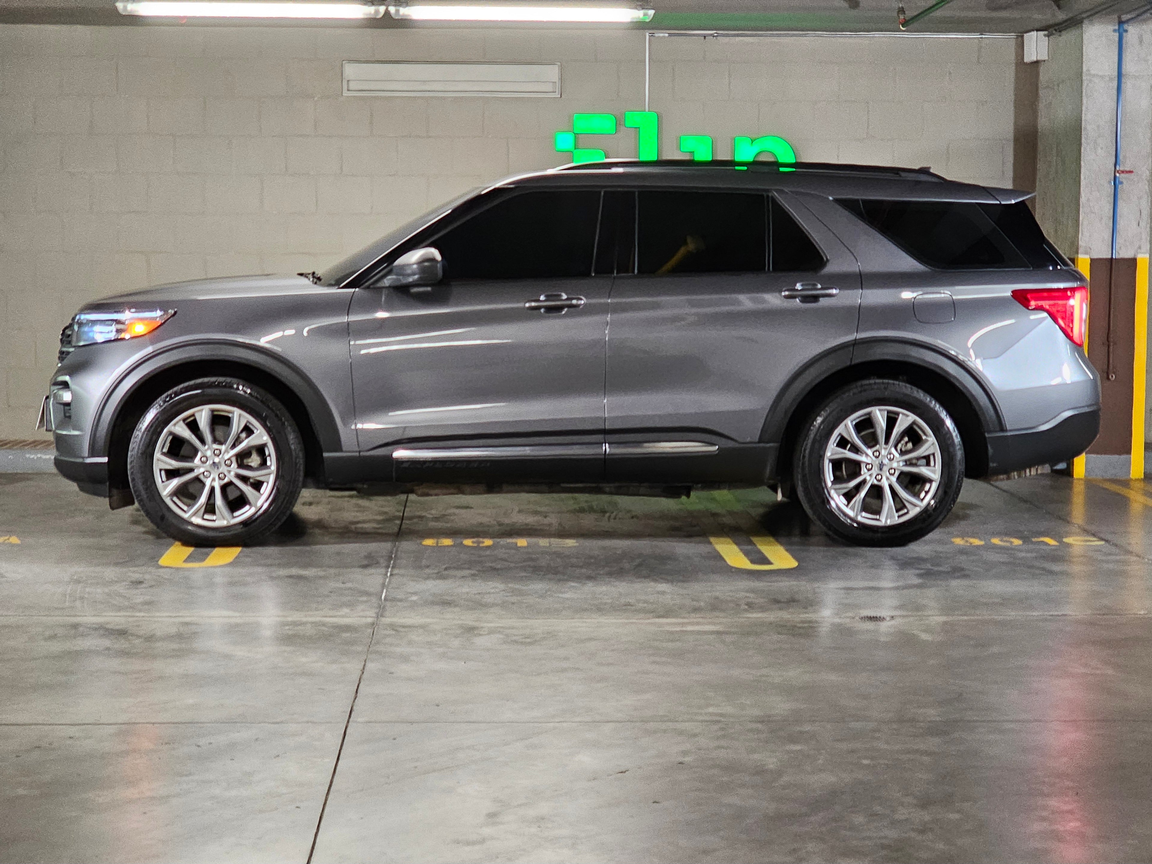 Ford Explorer XLT 2022