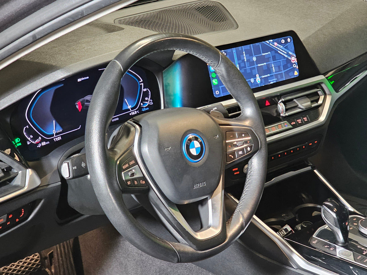 BMW 330e 2022