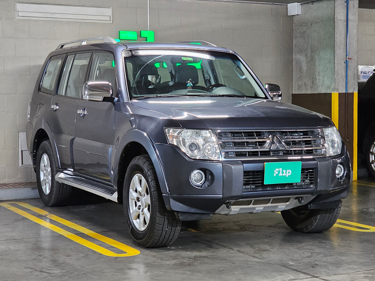 Mitsubishi Montero 2011